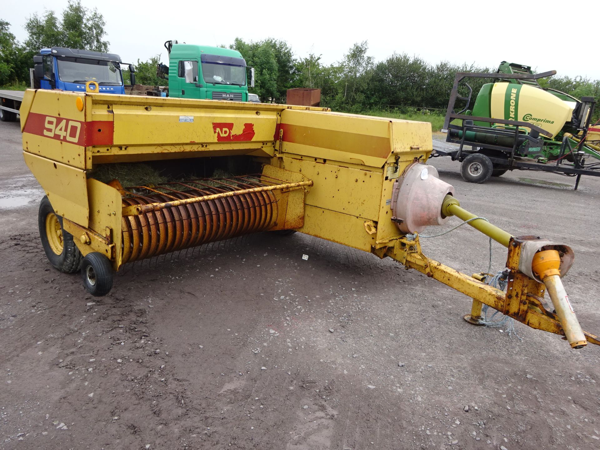 NEW HOLLAND 940 BALER