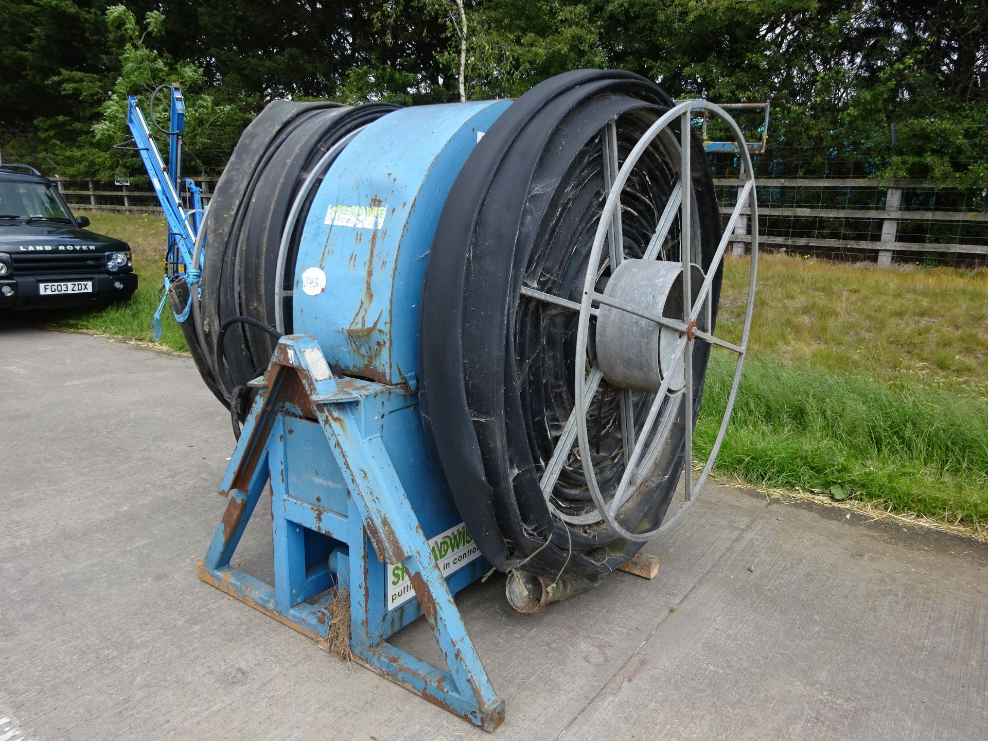 IRRIGATION REELER AND 4 PIPES