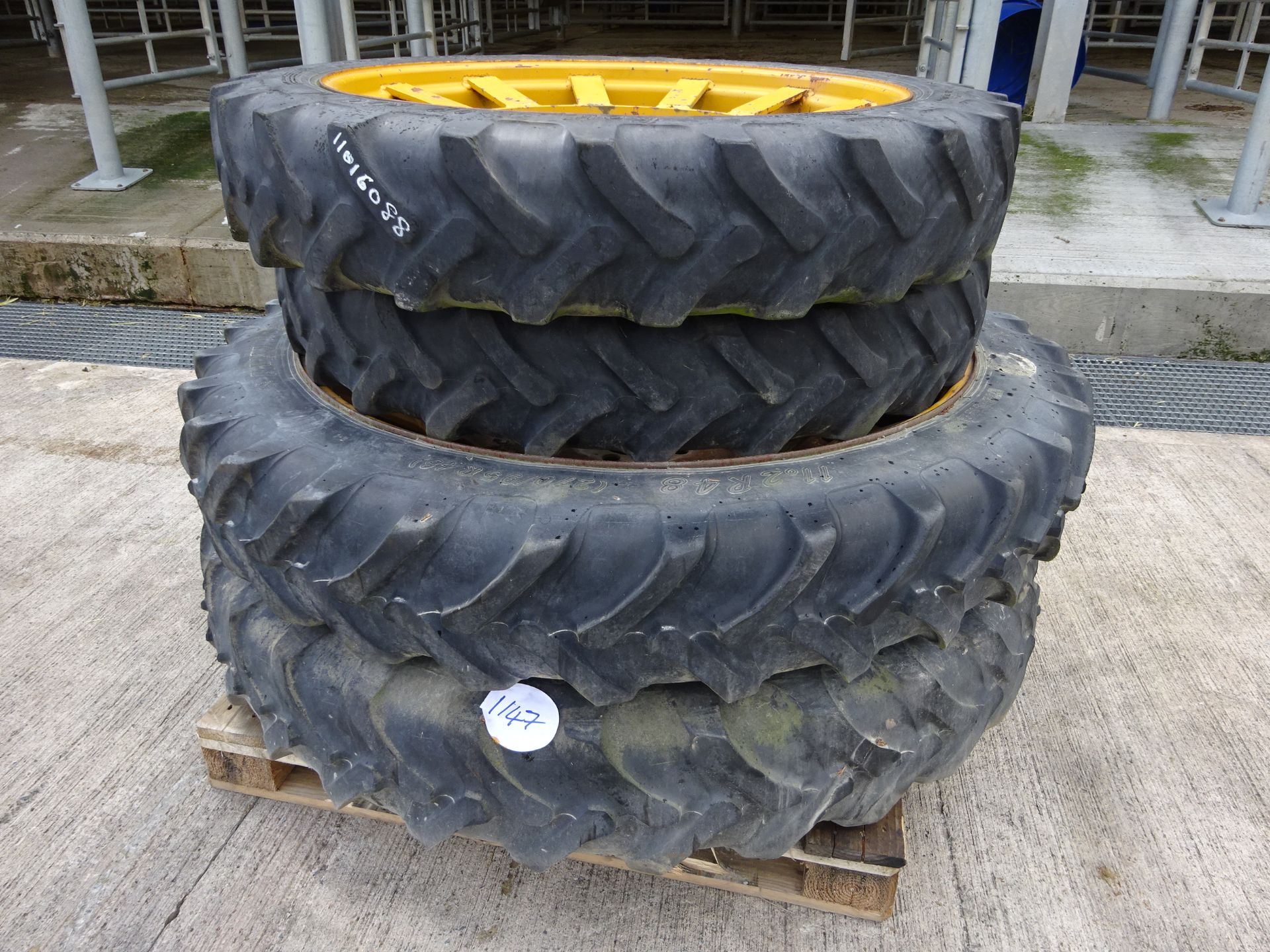 SET OF ROW CROPS 230/95/R36 270/95 R38