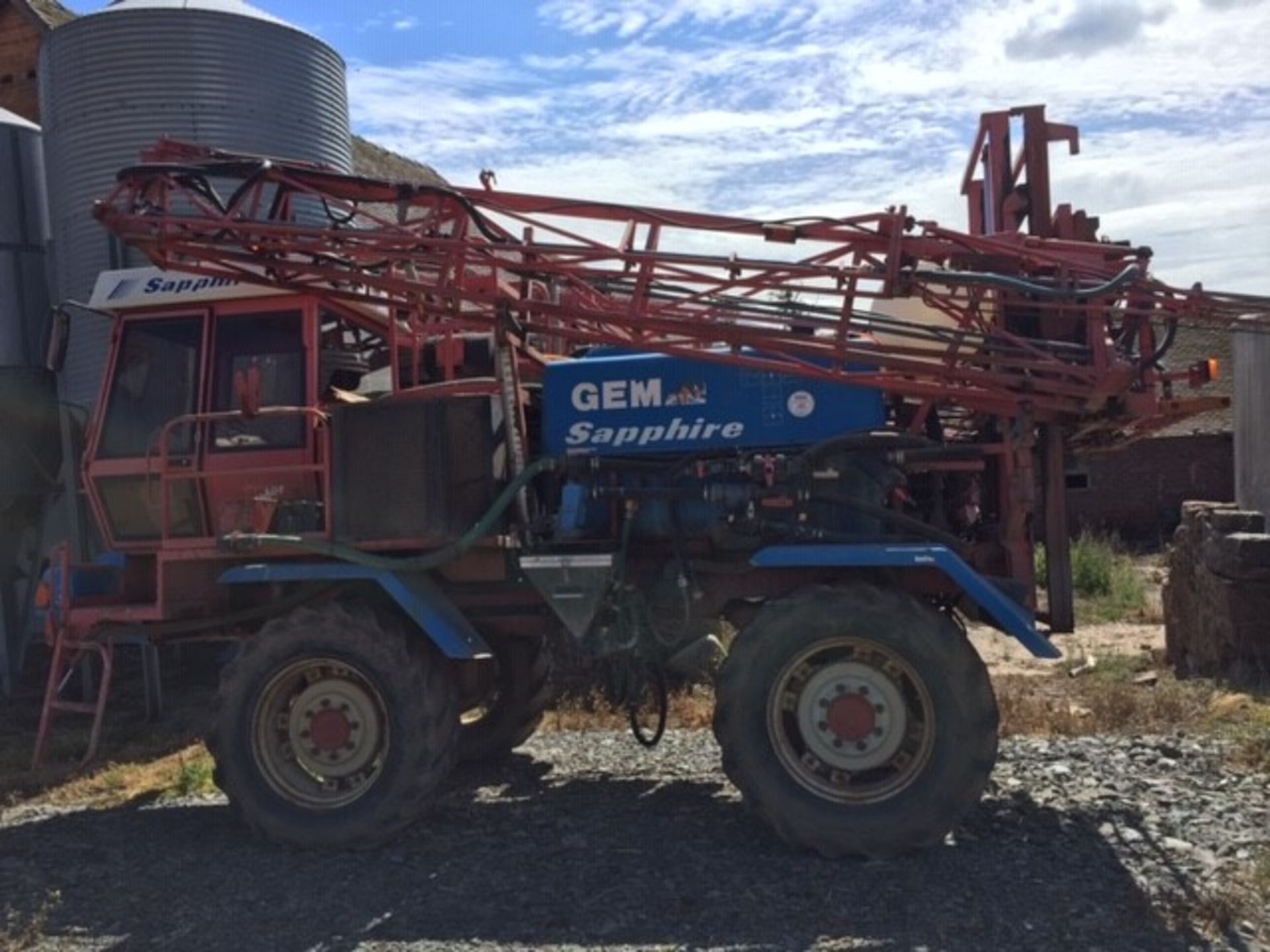 GEM SAPHIRE SELF PROPELLED SPRAYER WITH 2 SETS OF WHEELS ROWCROPS , 24MTR BOOM REG N349 NFE 1997