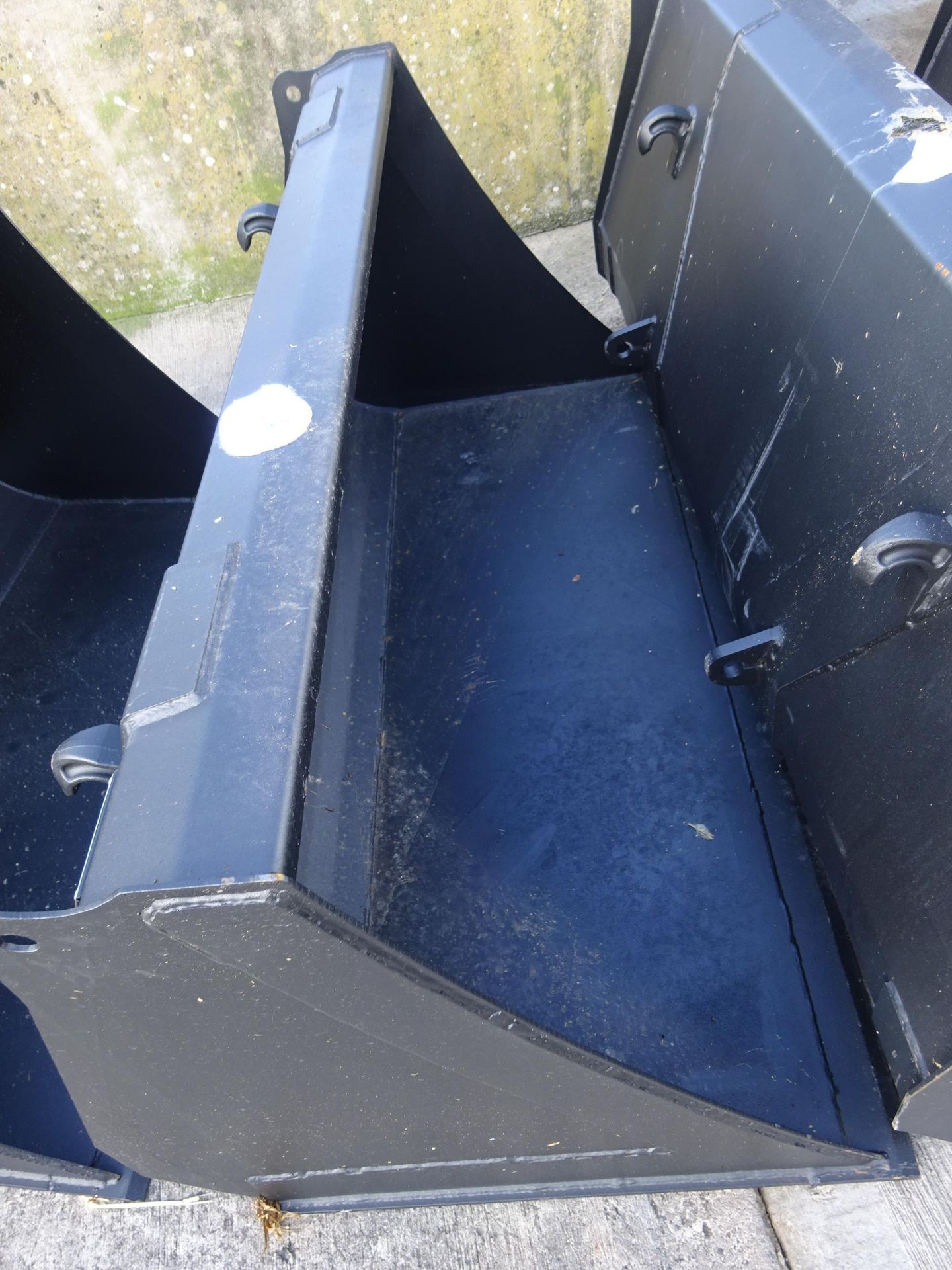 NEW 1.5M LOADER BUCKET EURO 8 BRACKETS