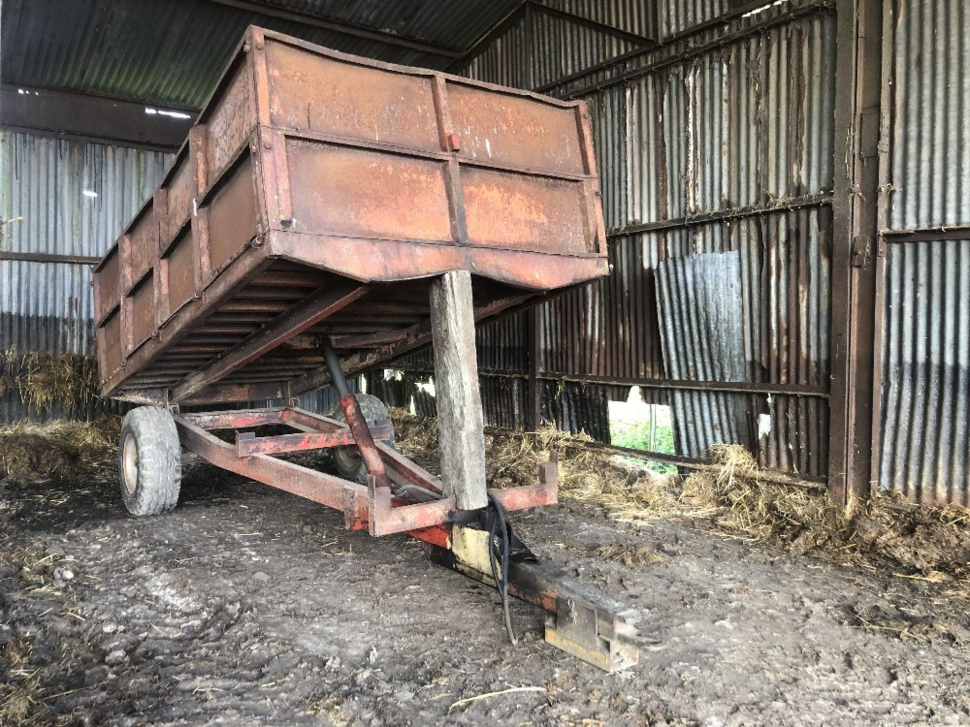 2 WHEEL HYDRAULIC TIPPING 4.5 TONNE GRAIN TRAILER