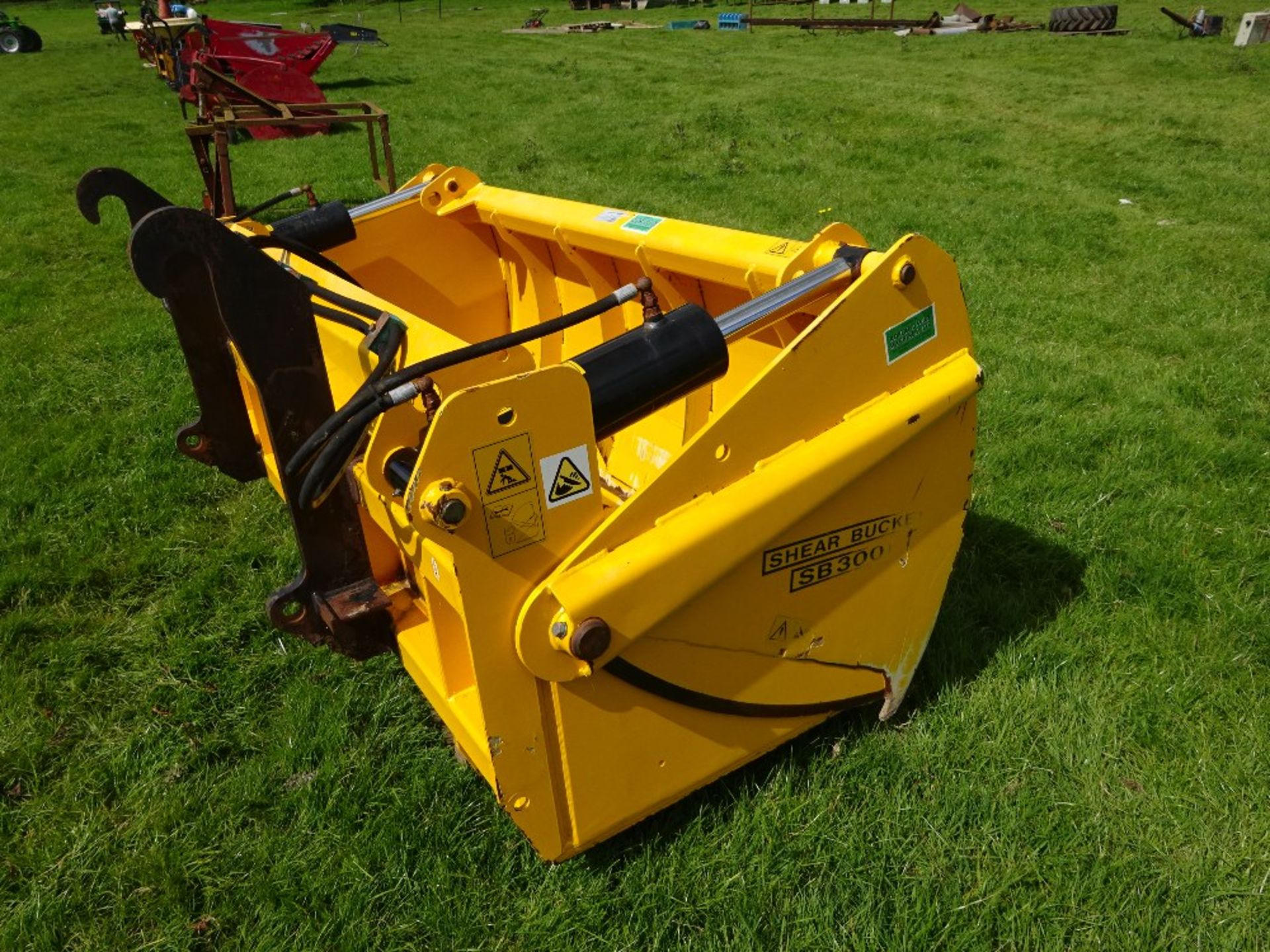 PARMITER SB 300 SHEAR GRAB C/W JCB Q FIT BRACKETS - Image 2 of 3