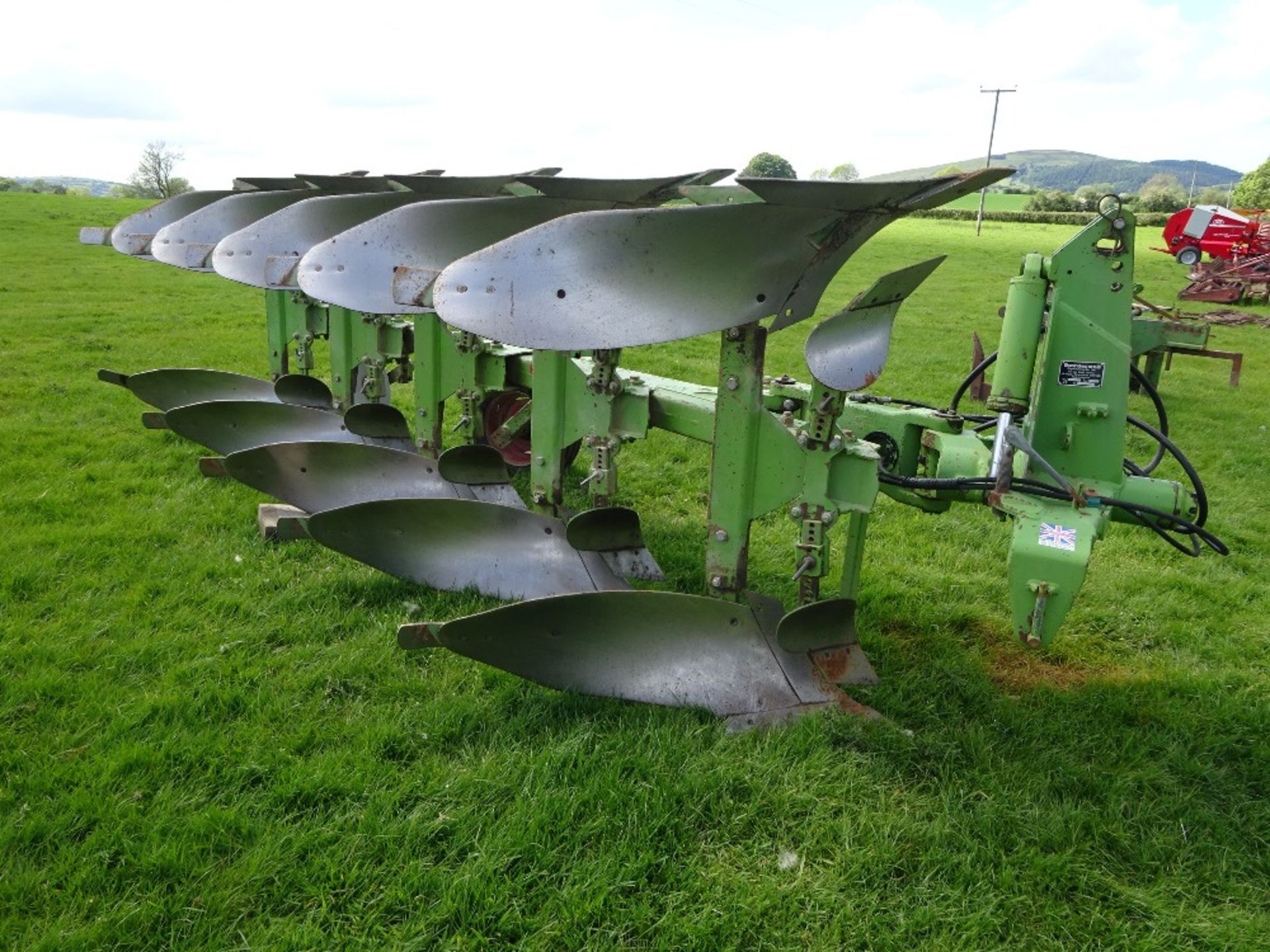 DOWDESWELL DF 100MA 5 FURROW REV PLOUGH