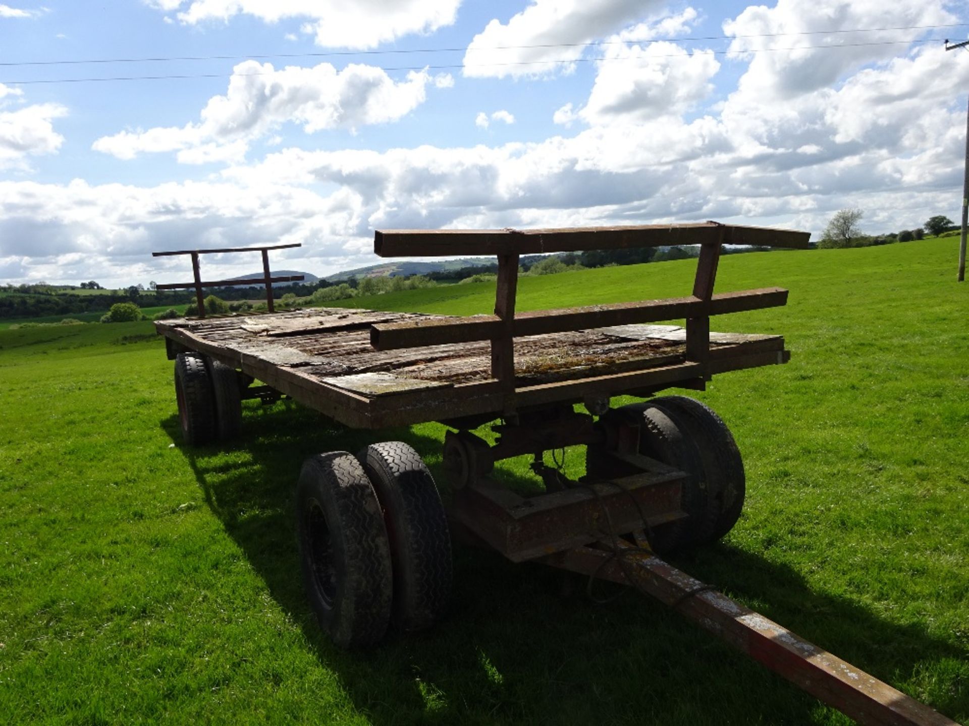 ARTICULATED BALE TRAILER - APPROX 26FT