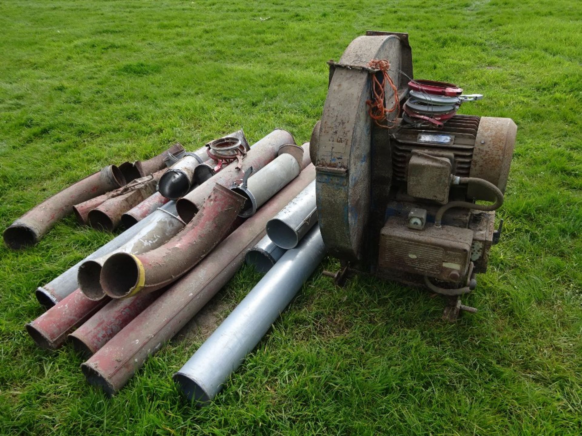 KONGSLIDE GRAIN BLOWER - 3 PHASE C/W PIPEWORK AND CELL WHEEL - Image 2 of 2