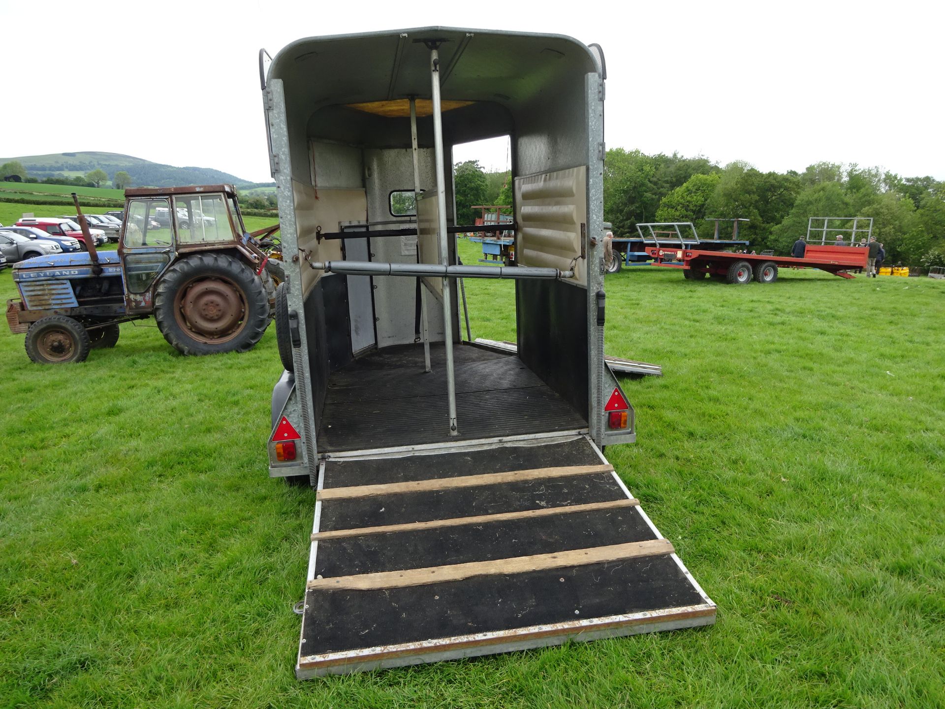 IFOR WILLIAMS HORSE BOX - Image 3 of 5