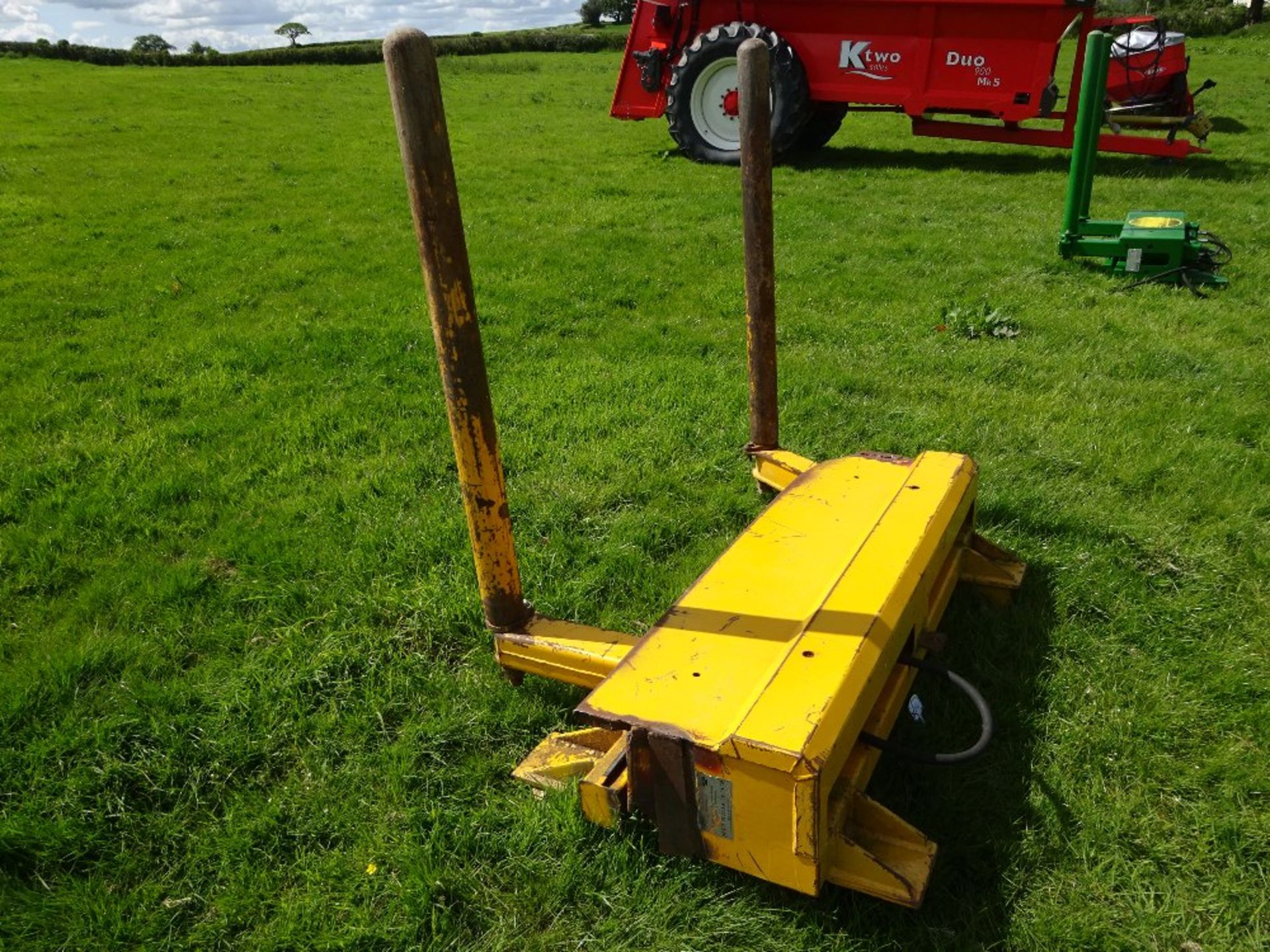 TWOSE ROUND BALE HANDLER C/W JCB Q FIT BRACKETS - Image 2 of 2