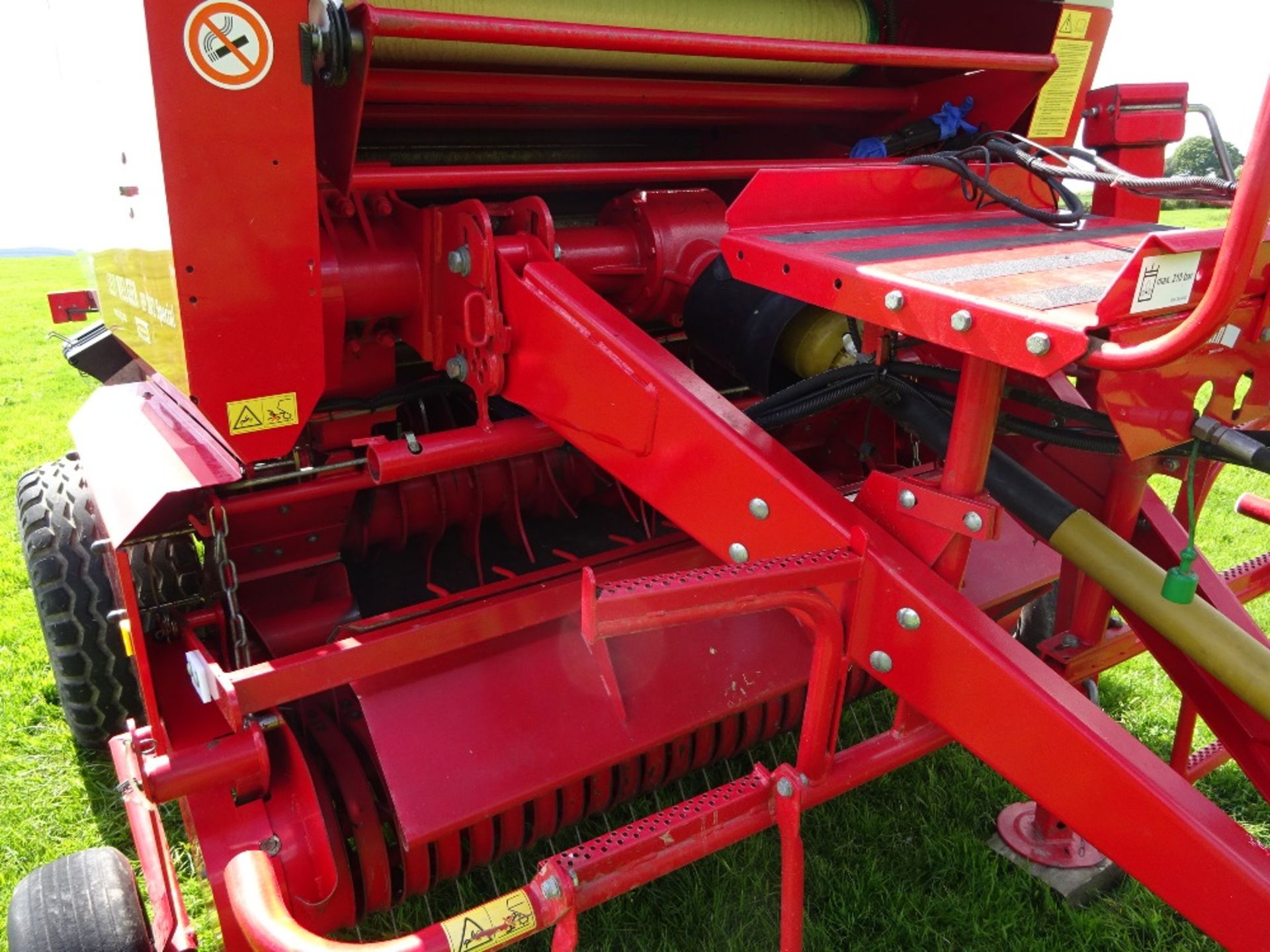 LELY WELGER RP 202 SPECIAL ROUND BALER C/W WIDE-ANGLE PTO SHAFT, 1.7 M PICK UP, WIDE TYRES.APPROX - Image 3 of 4