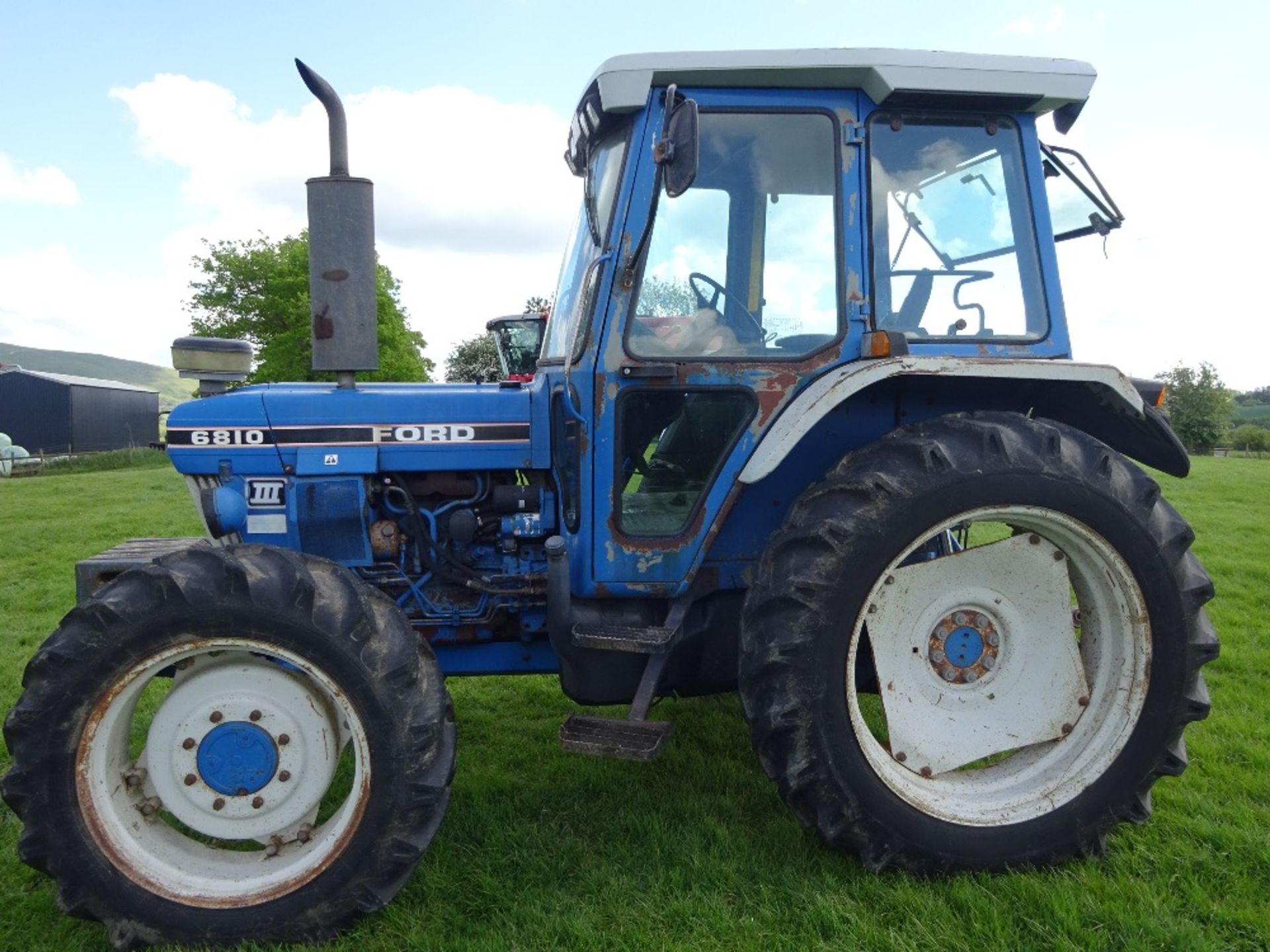 FORD 6810 4WD TRACTOR - Image 2 of 8