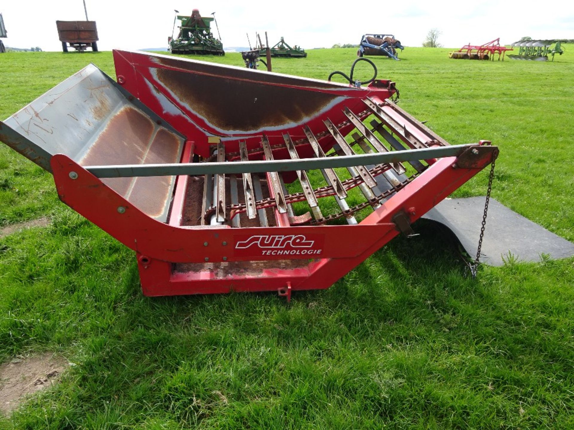 SQUIRE ROUND BALE UNROLLER C/W JCB Q FIT BRACKETS - Image 3 of 3