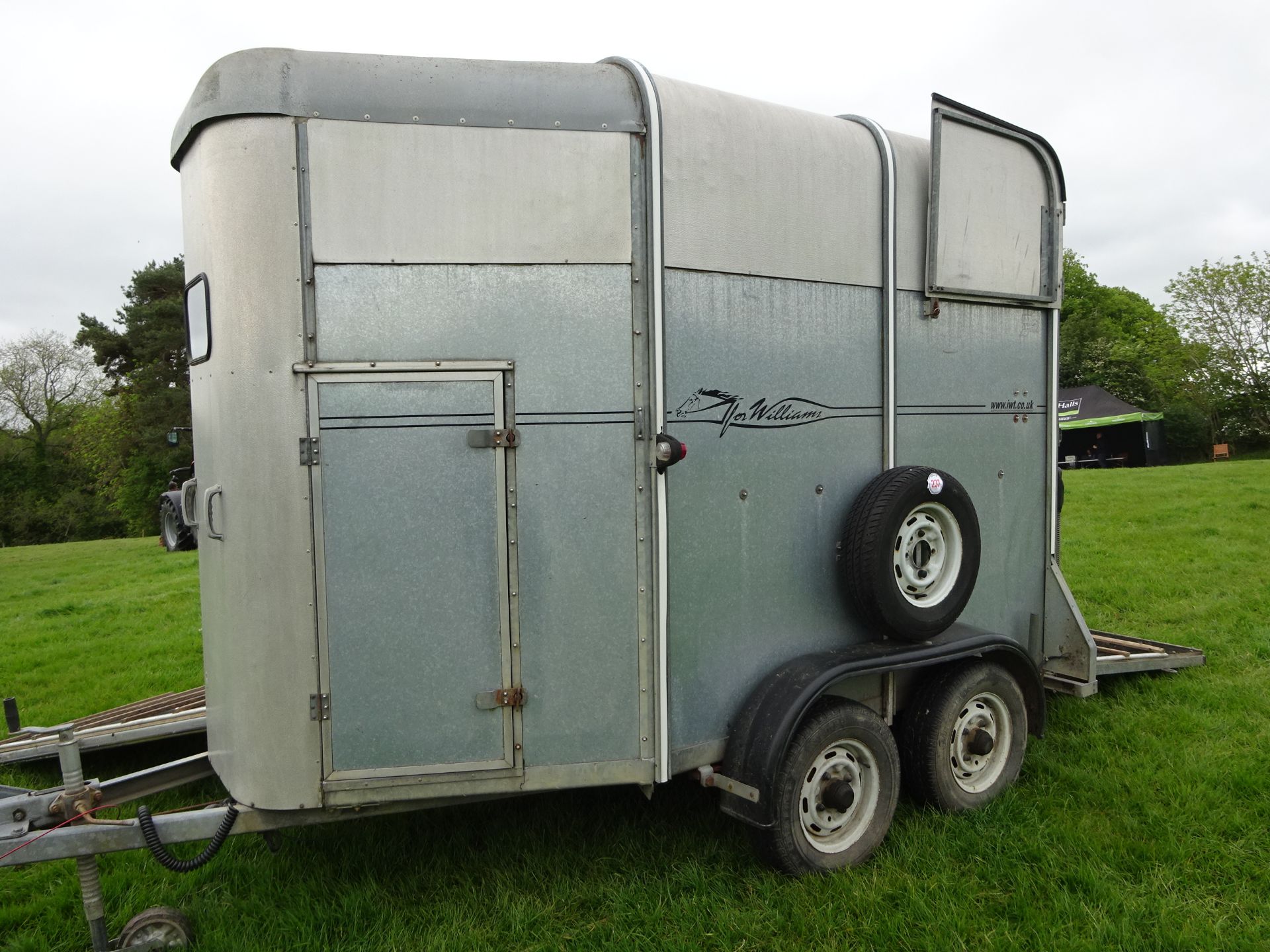 IFOR WILLIAMS HORSE BOX