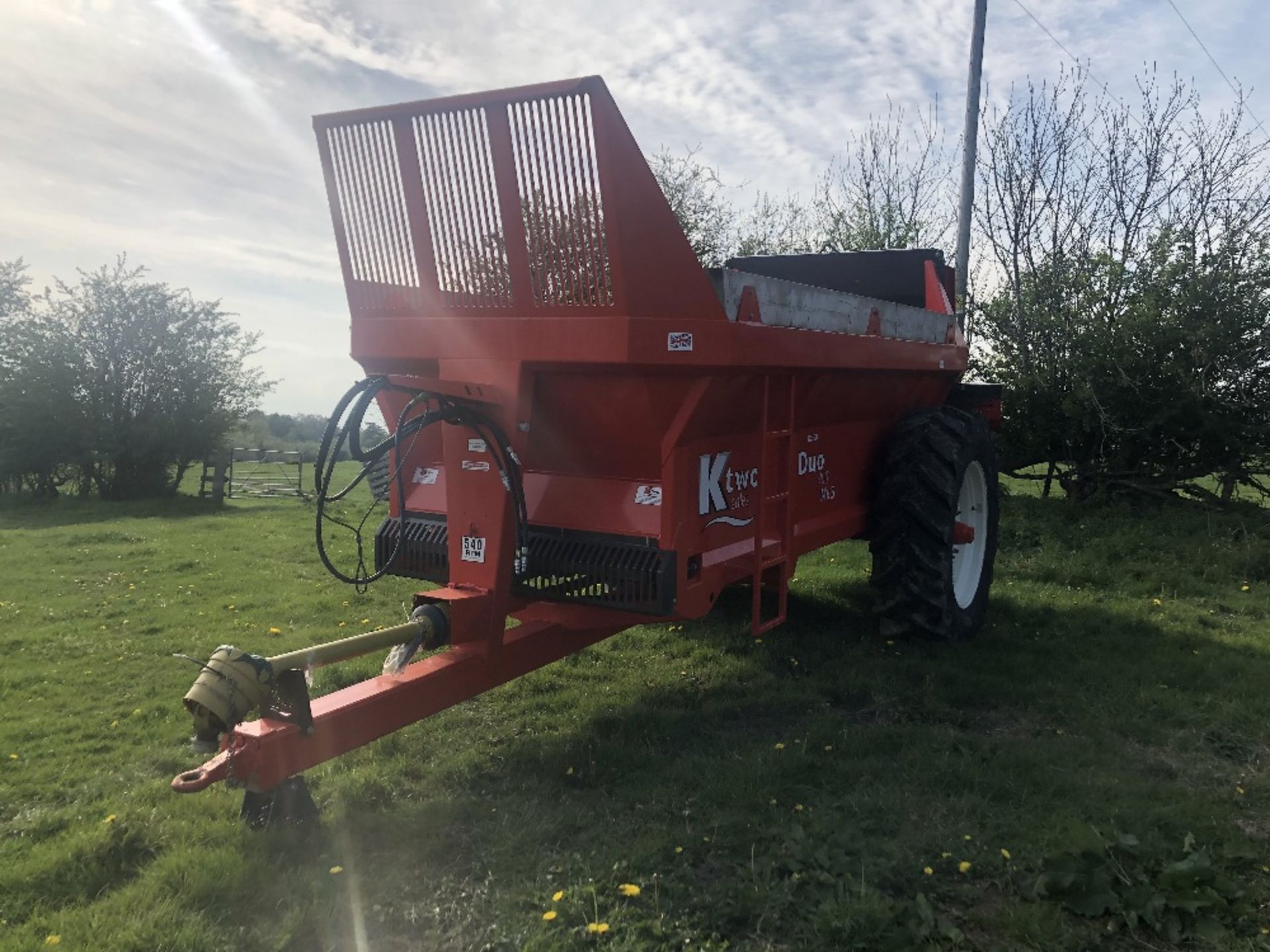 2017 K TWO DUO 900 MUCK SPREADER C/W SLURRY DOOR, WIDE-ANGLE PTO - Image 2 of 6