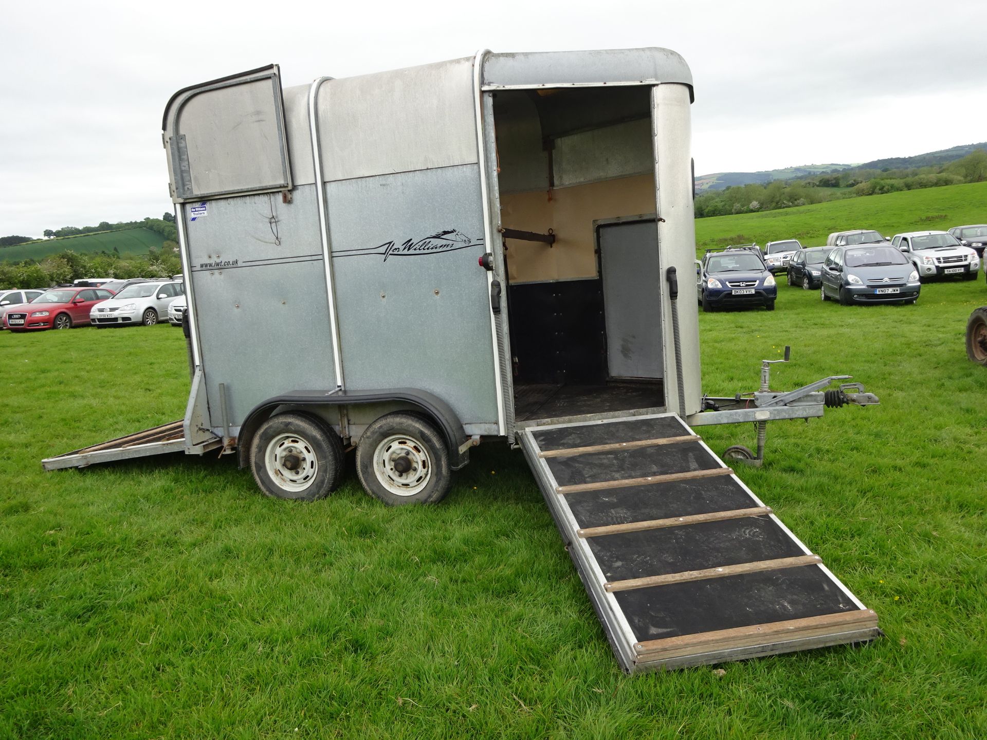 IFOR WILLIAMS HORSE BOX - Image 4 of 5