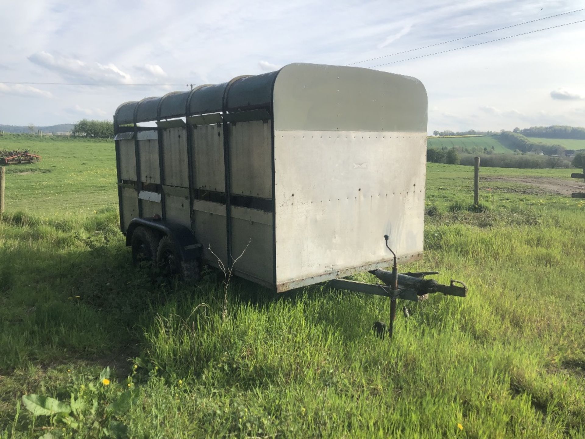 LIVESTOCK TRAILER T/A C/W DECKS