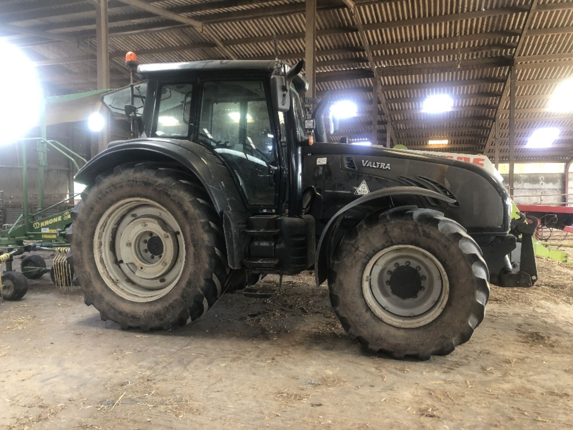 2012 VALTRA TRACTOR 213