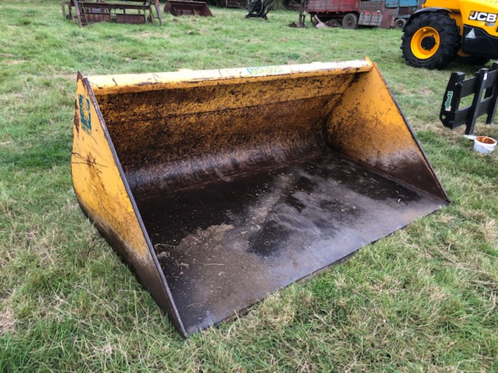 SANDERSON 1 TONNE GRAIN BUCKET