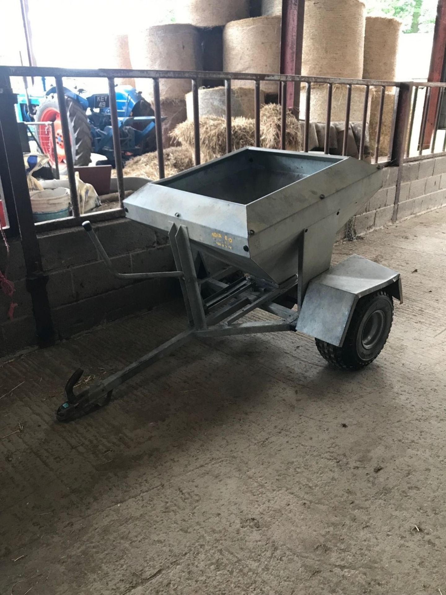 SNACKER SHEEP FEEDER FOR QUAD BIKE