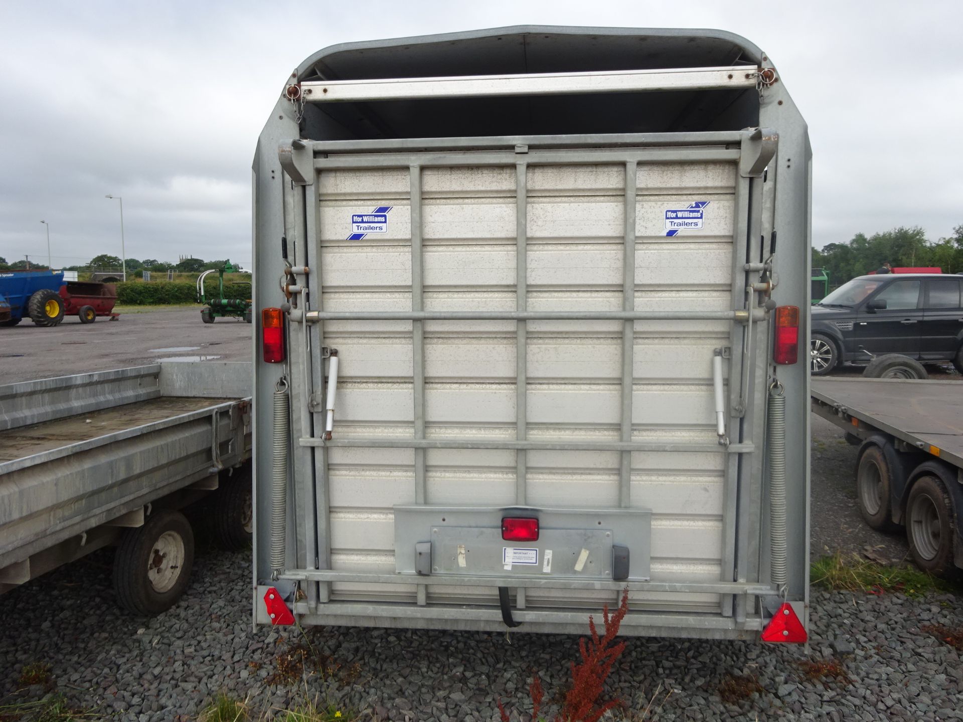 IFOR WILLIAMS CATTLE TRAILER C/W DECKS - Image 3 of 3