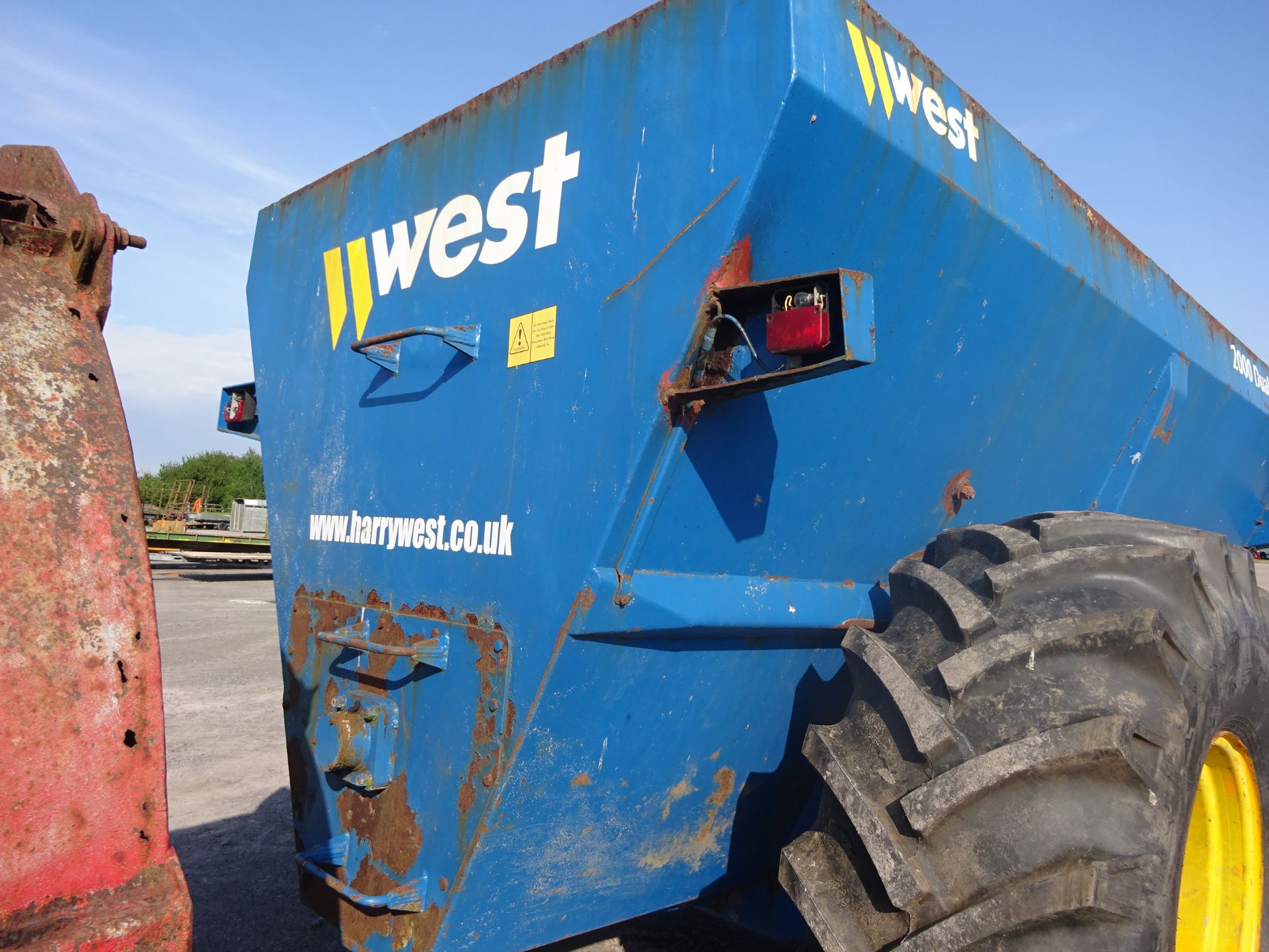 WEST 2000 DUAL SPREADER - Image 2 of 2
