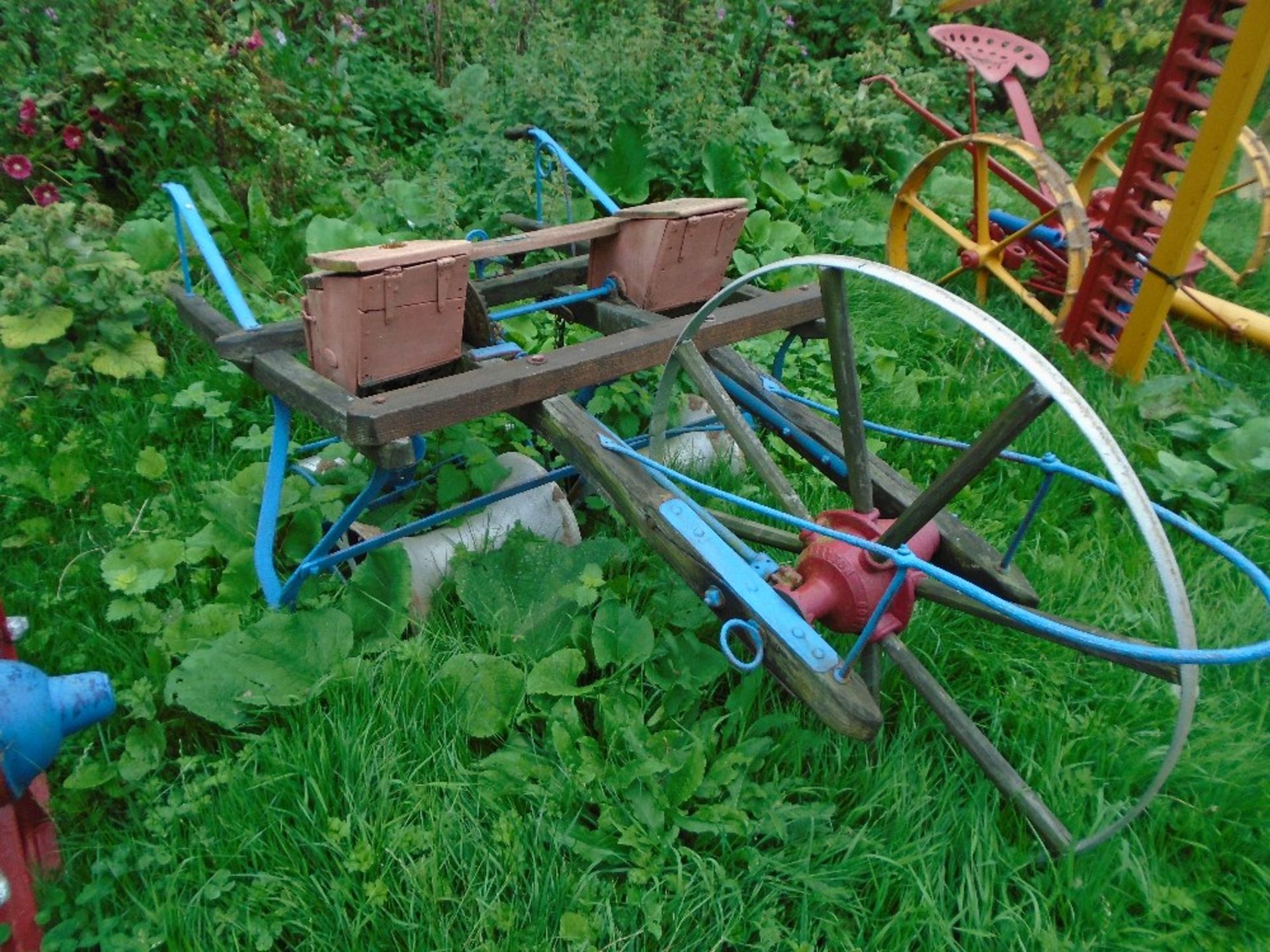 HORSE DRAWN EARLY ROOT DRILL