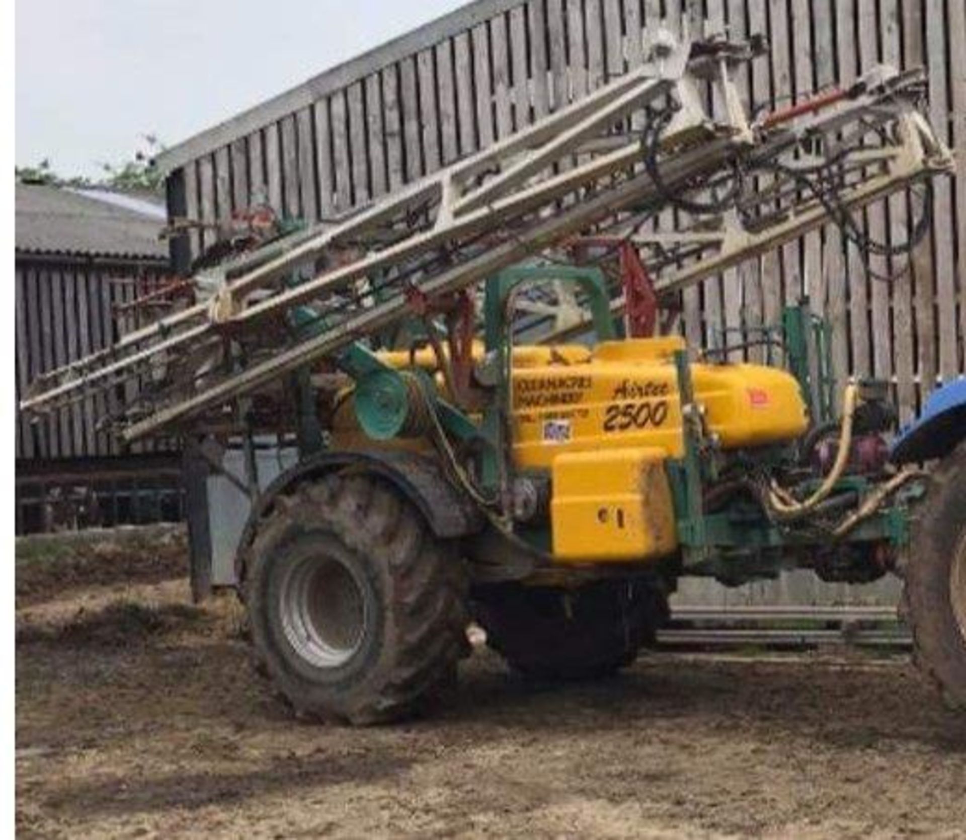 CLEANACRES 2500 L SPRAYER 12/24M AIRTEC ALLOY BOOMS APPROX YEAR 2006