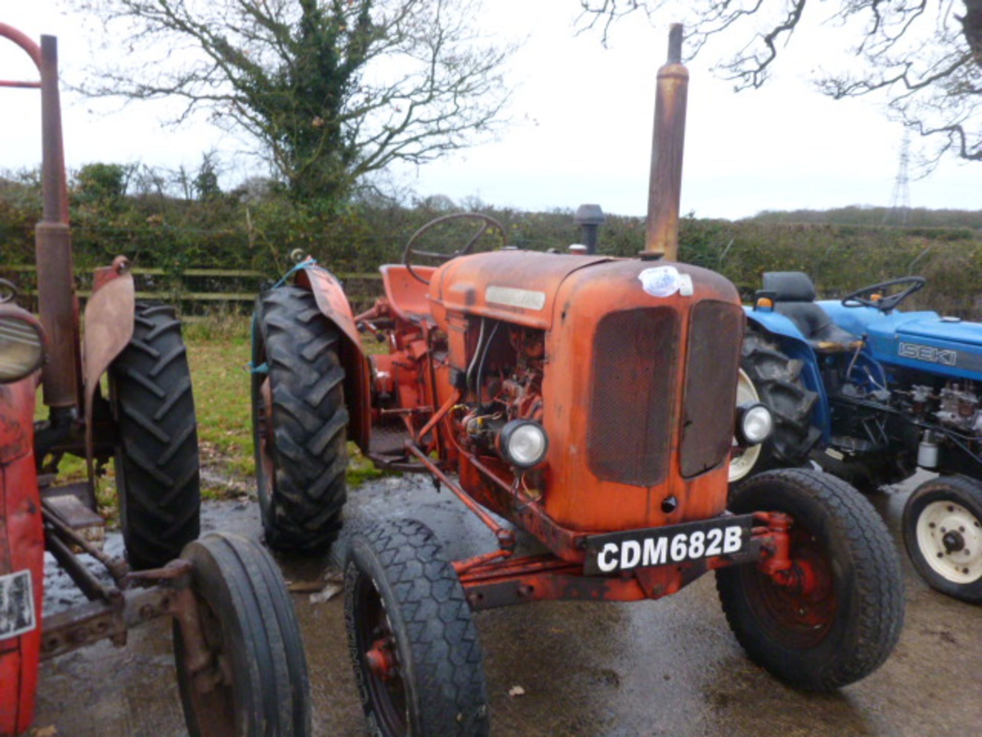 NUFFIELD 1042  TRACTOR SAME FARM FROM NEW V5