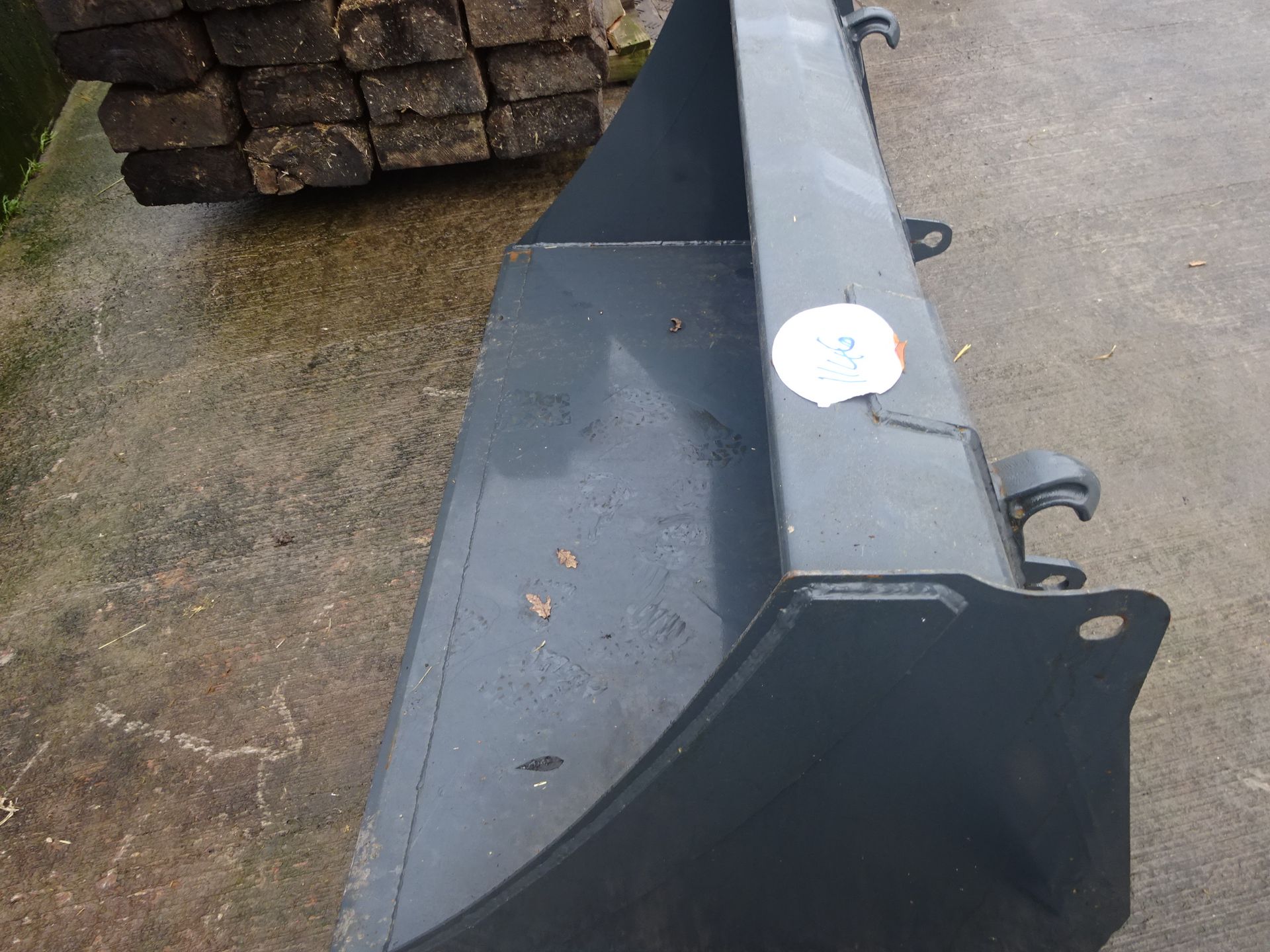 1.5M BUCKET EURO 8 BRACKETS