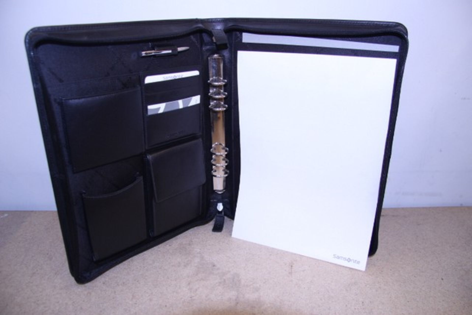 V Brand New Samsonite Black Leather Executive Folder With One Inner Pocket-Credit Card Pockets- - Image 3 of 3