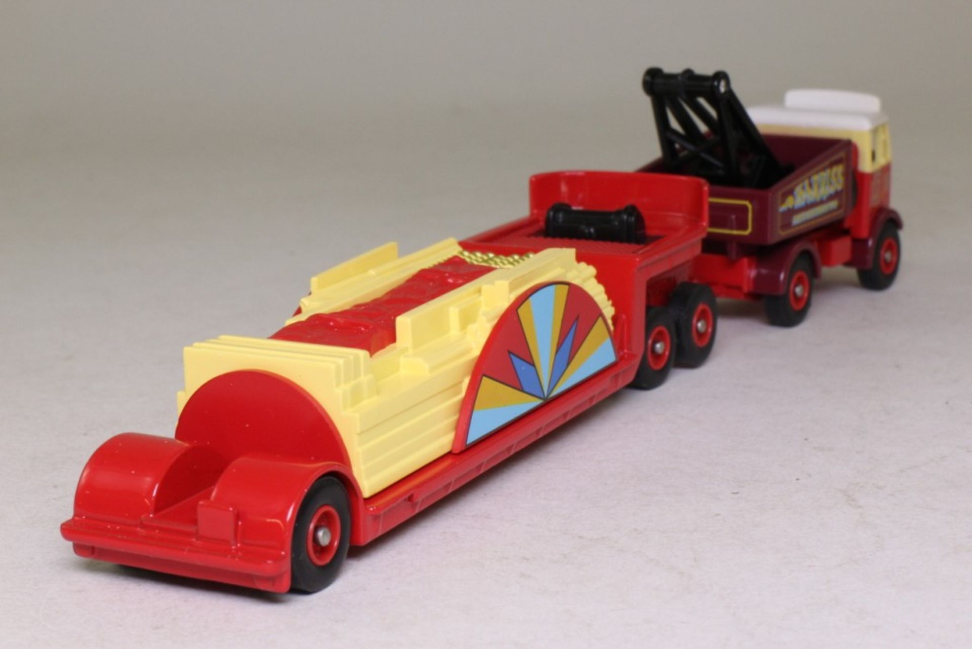 V Brand New Collectors Edition Die-Cast Harris's Amusements AEC Mammoth Lorry And Trailer - - Image 3 of 4