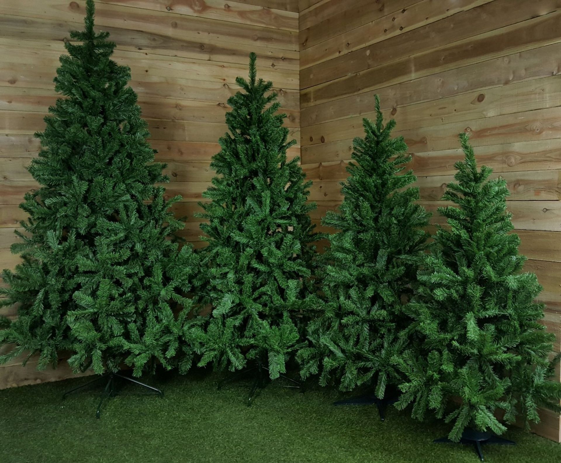 V Brand New Fantastic Quality Huge 7ft Green Spruce Effect Christmas Tree - Online Price £80.00 (