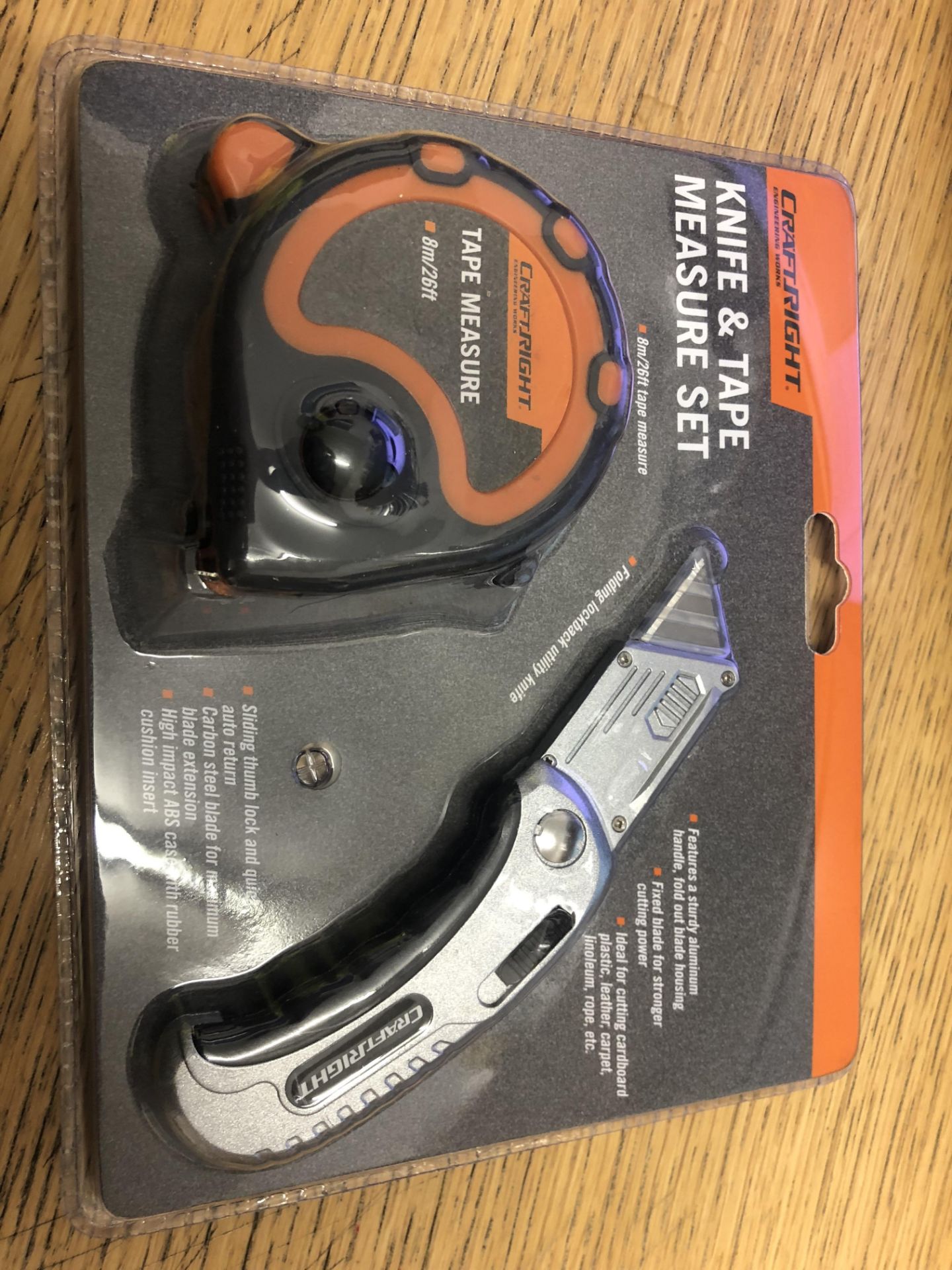 V Brand New Two Piece Knife And Tape Measure Set Inc 8m Tape Measure & Folding Lockback Utility