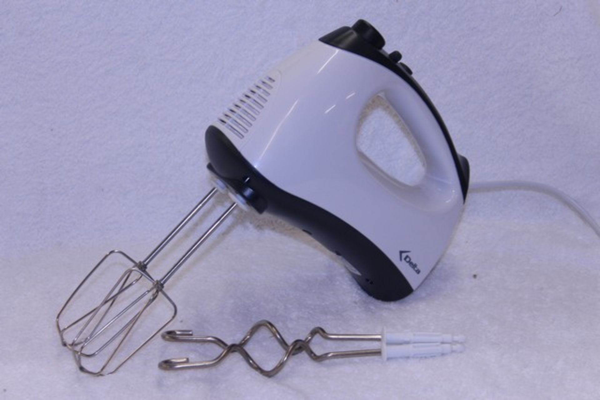 V Brand New 300W Hand Mixer with 5 Speeds and Turbo Function and Long Beaters and Dough Hooks (