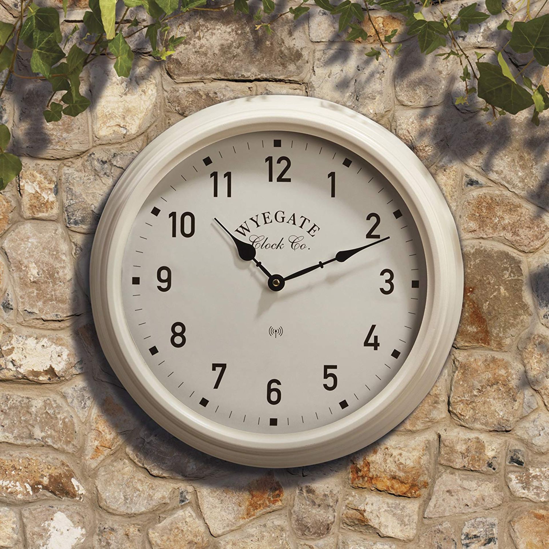 V Brand New Big Wyegate Garden/Indoor Clock (Radio Controlled) - 39cm - Cream - RRP £24.99 -