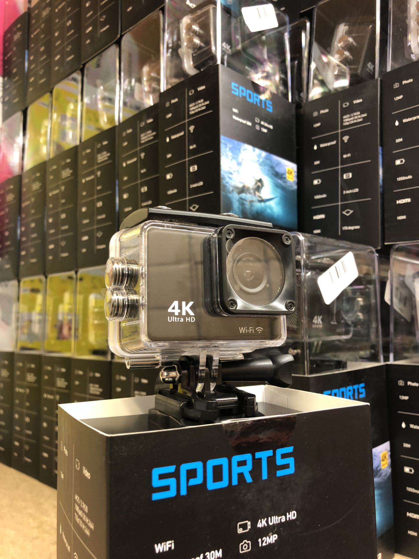 Brand New Full Ultra HD 4K Waterproof WiFi Action Camera With Audio - Box And Accessories - 30m - Image 2 of 2