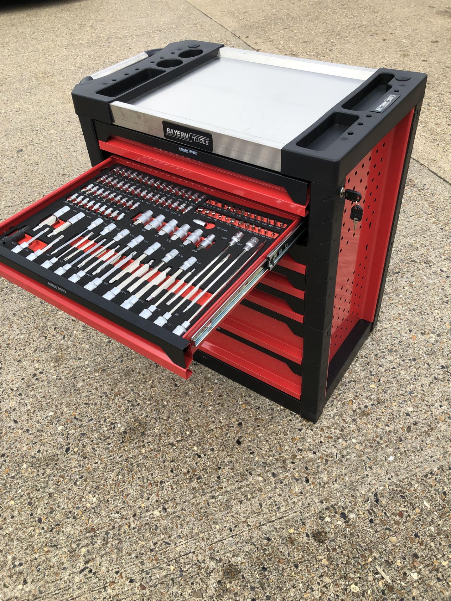 V Brand New Professional Locking Garage Tool Trolley/Cabinet (Red/Blue) With Metal Top And 7 Drawers - Image 8 of 9