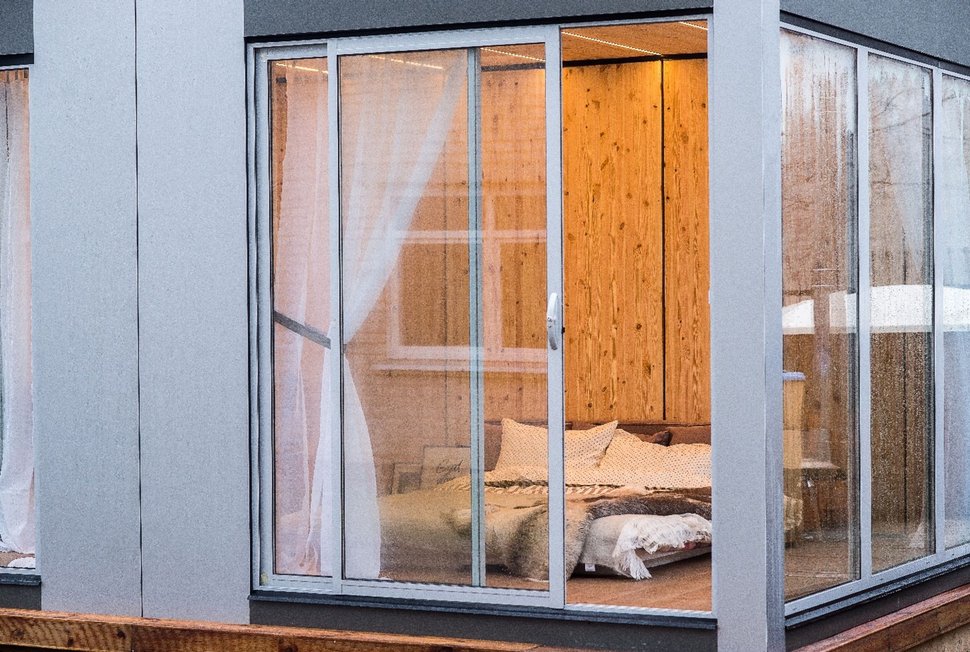 V Brand New Fantastic Modern 4m x 3m Garden Cube Perfect For Office/Living Accomodation/Summer House - Bild 3 aus 6