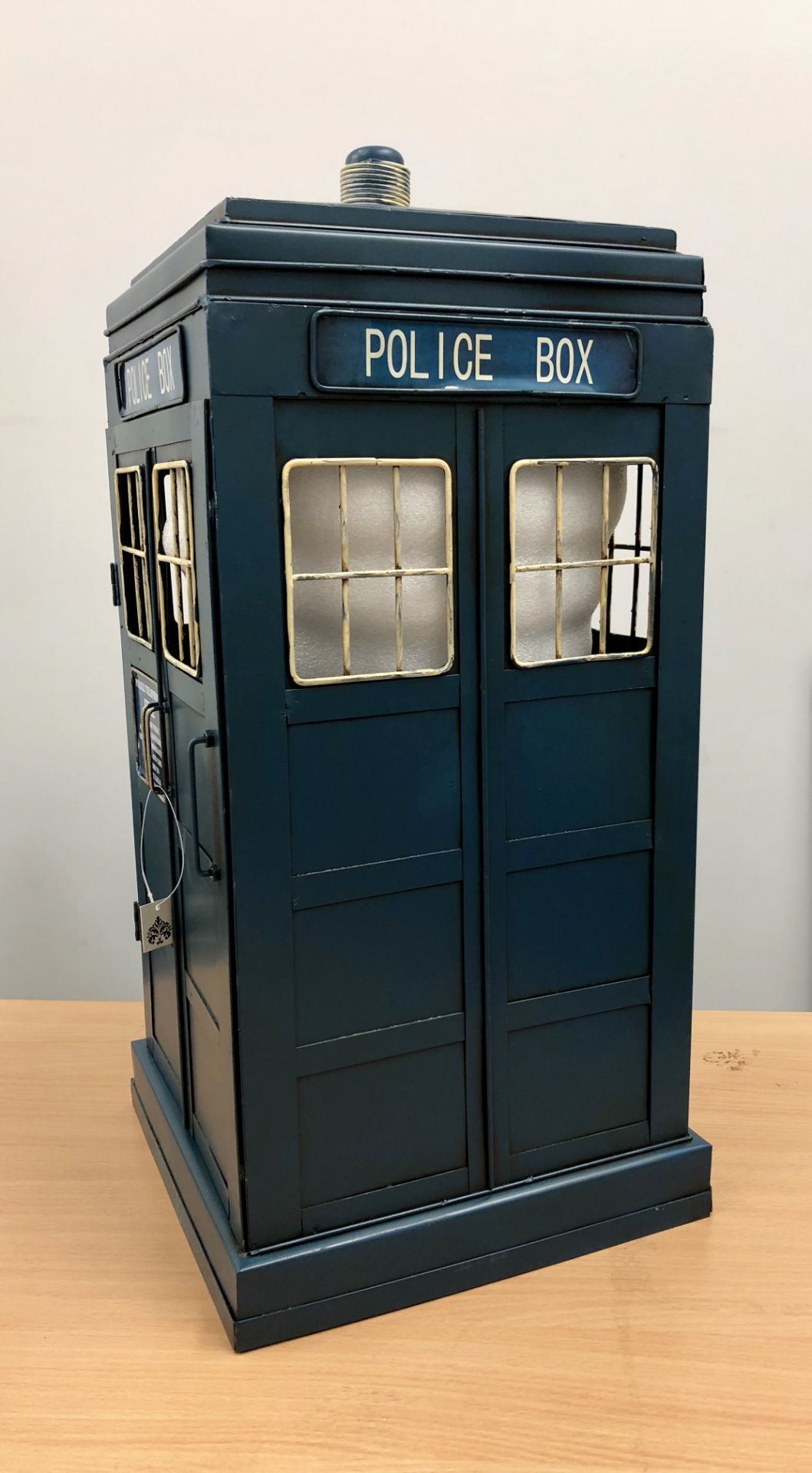 V Grade A Large Metal Police Box (Tardis) With Internal Shelf 22 Inches Tall - Image 2 of 4