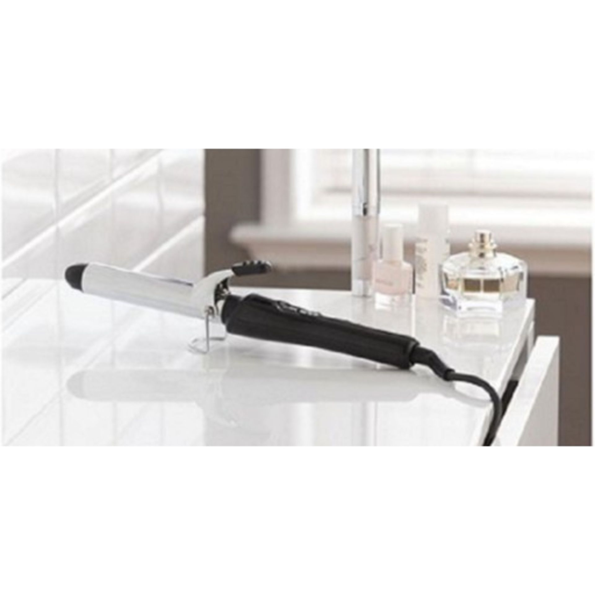 V Brand New 25mm Curling Tongs with 2 meter Swivel Cord - Heats Up to 200 Degrees Celcius with