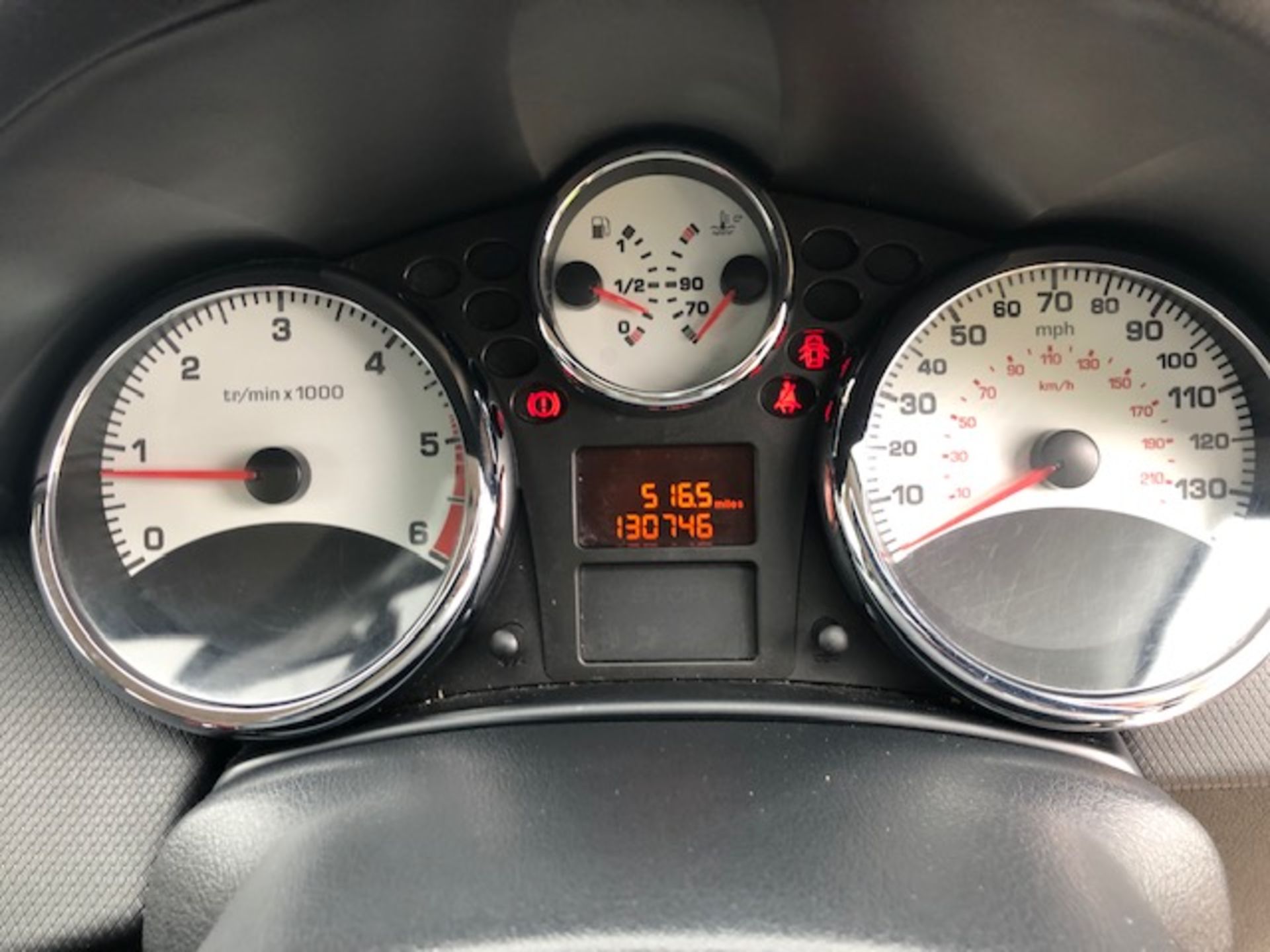 V 2010 (10) Silver Peugeot 207 Verve HDI 70 - Diesel Manual - 1398cc - MOT Exp 26/09/19 - Mileage - Image 6 of 8