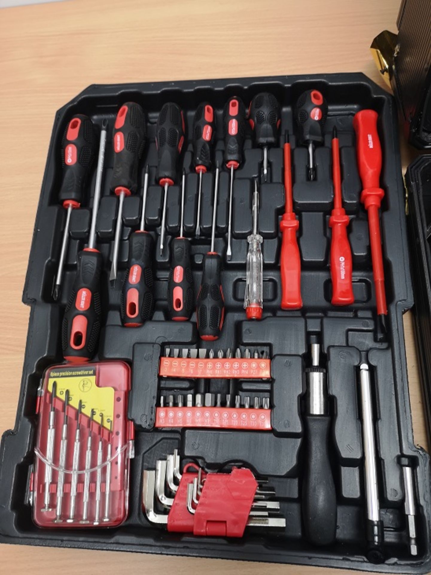 V Brand New 186pc (Minimum) Tool Kit In Wheeled Carry Case Includes Rachet Spanners - RRP £199.99 - Image 4 of 8