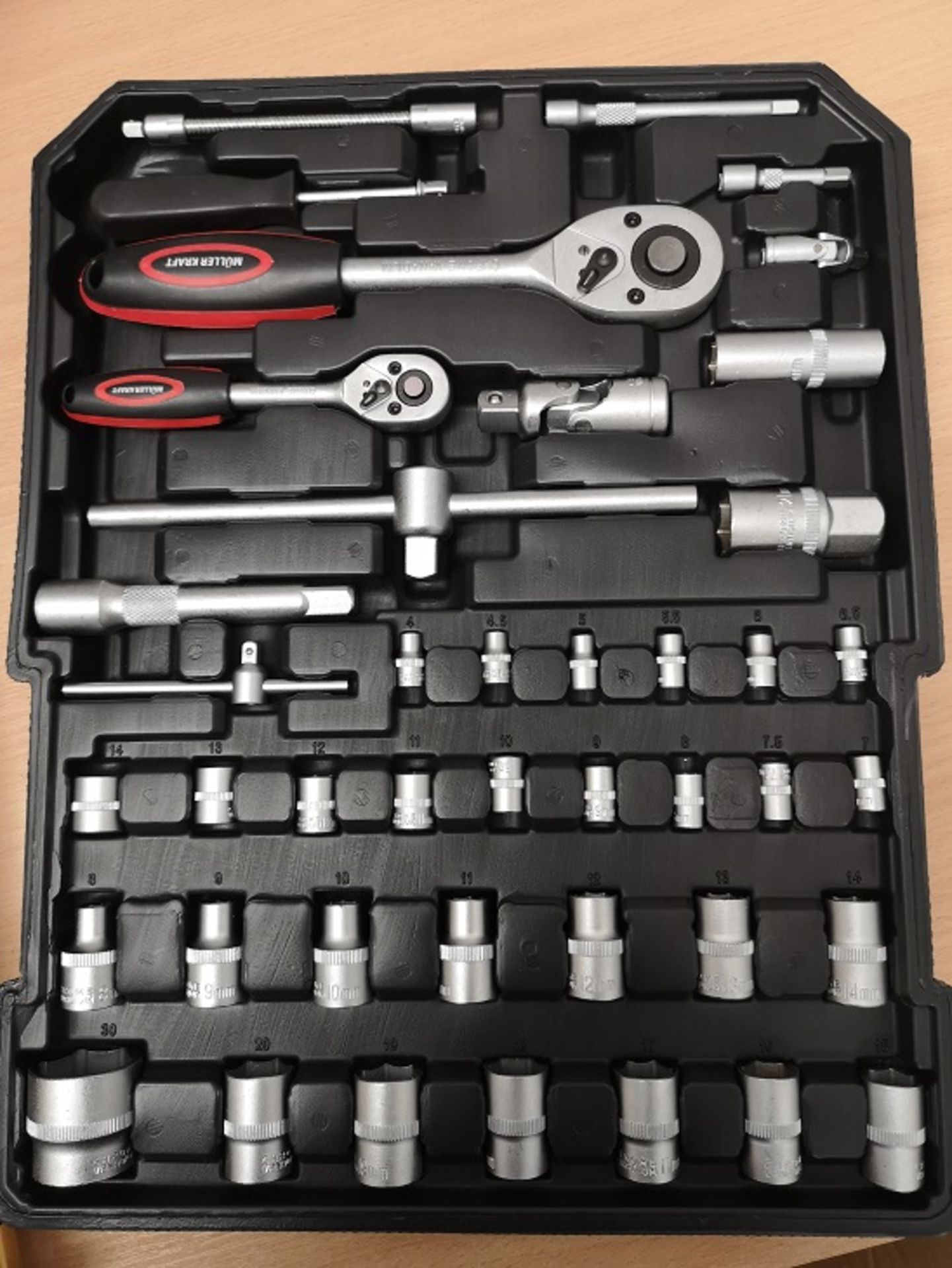 V Brand New 186pc (Minimum) Tool Kit In Wheeled Carry Case Includes Rachet Spanners - RRP £199.99 - Image 7 of 8