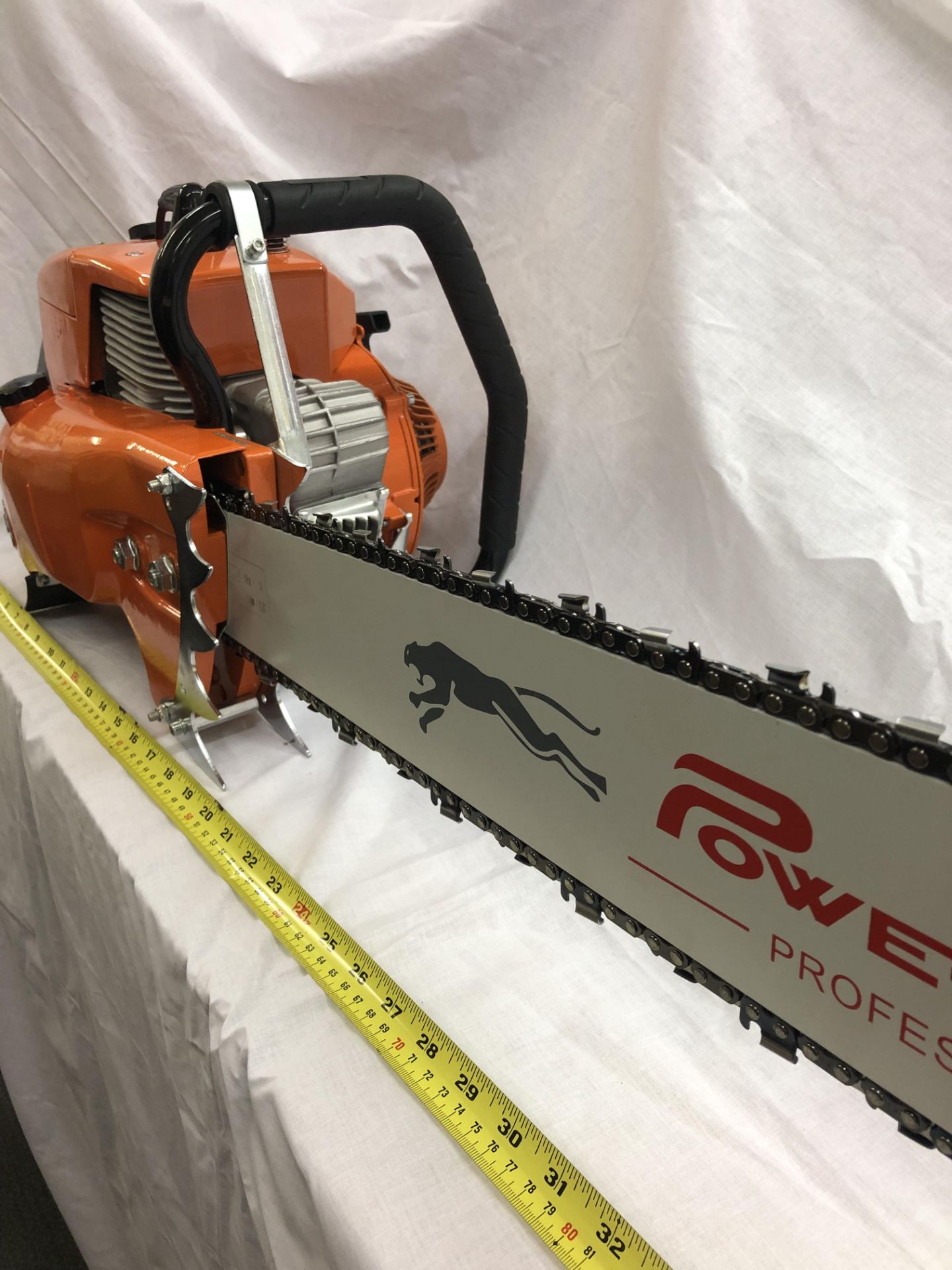 V Brand New 4.8KW Gasoline Chain Saw With 80cm Long Cutting Bar - Image 3 of 5