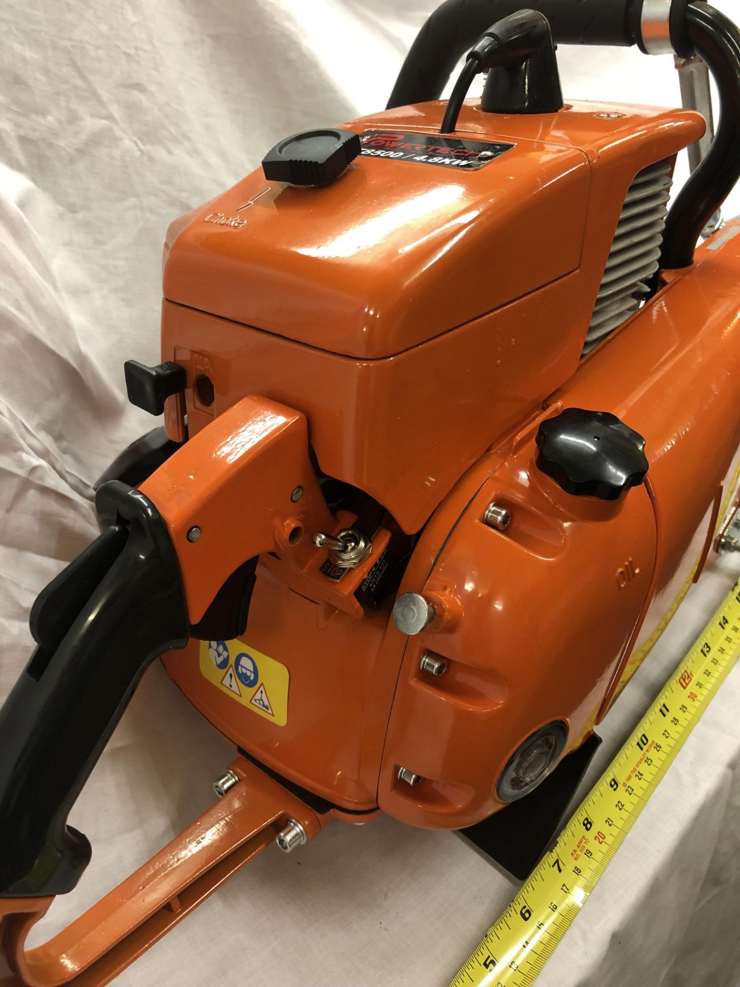 V Brand New 4.8KW Gasoline Chain Saw With 80cm Long Cutting Bar - Image 2 of 5