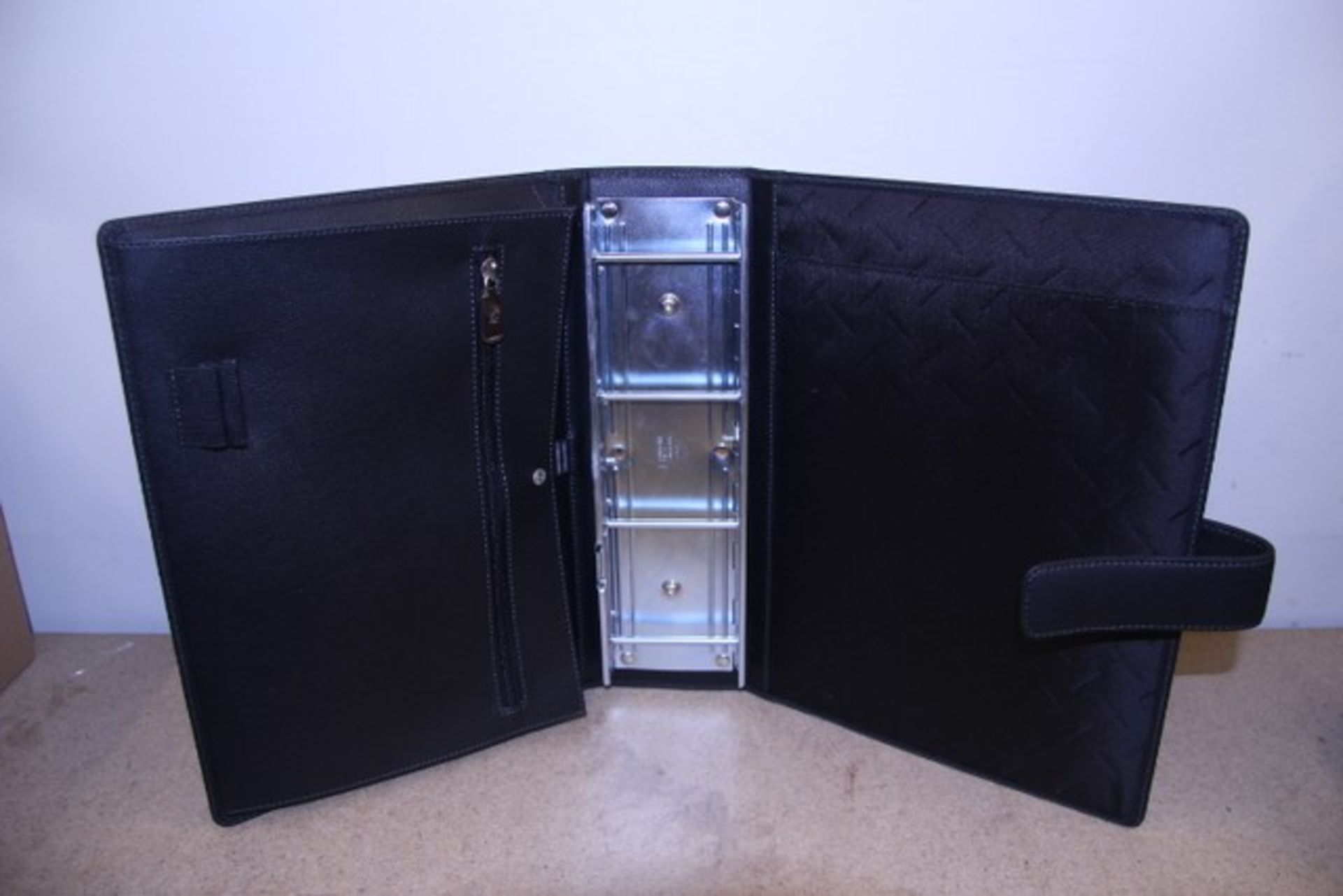 V Brand New Samsonite Black Leather Executive Folder/Portfolio With Carry Handle-Two Pen Holders-Two