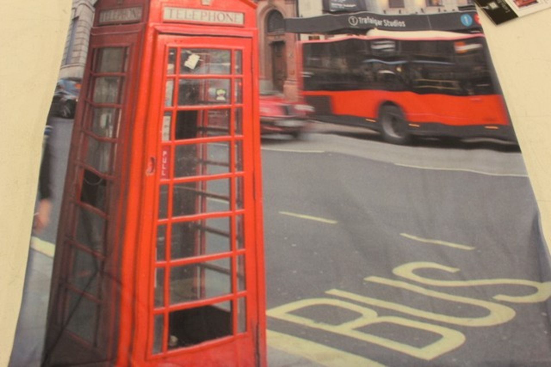 V Brand New Soft Faux Suede Cushion With Printed Cover Of London Telephone Box