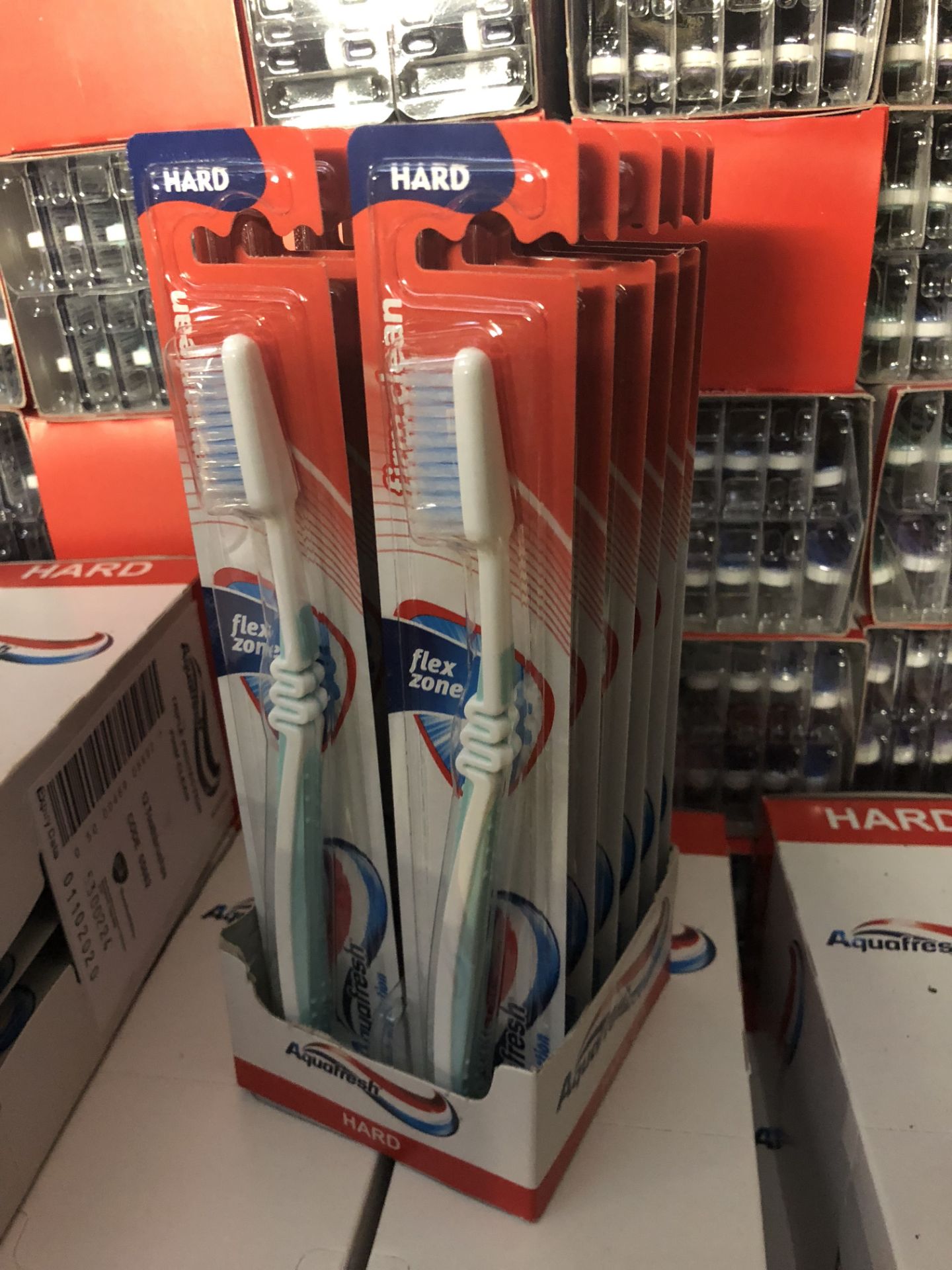 V Brand New 12 x Aquafresh Activate Triple Protection Toothbrush Firm Clean