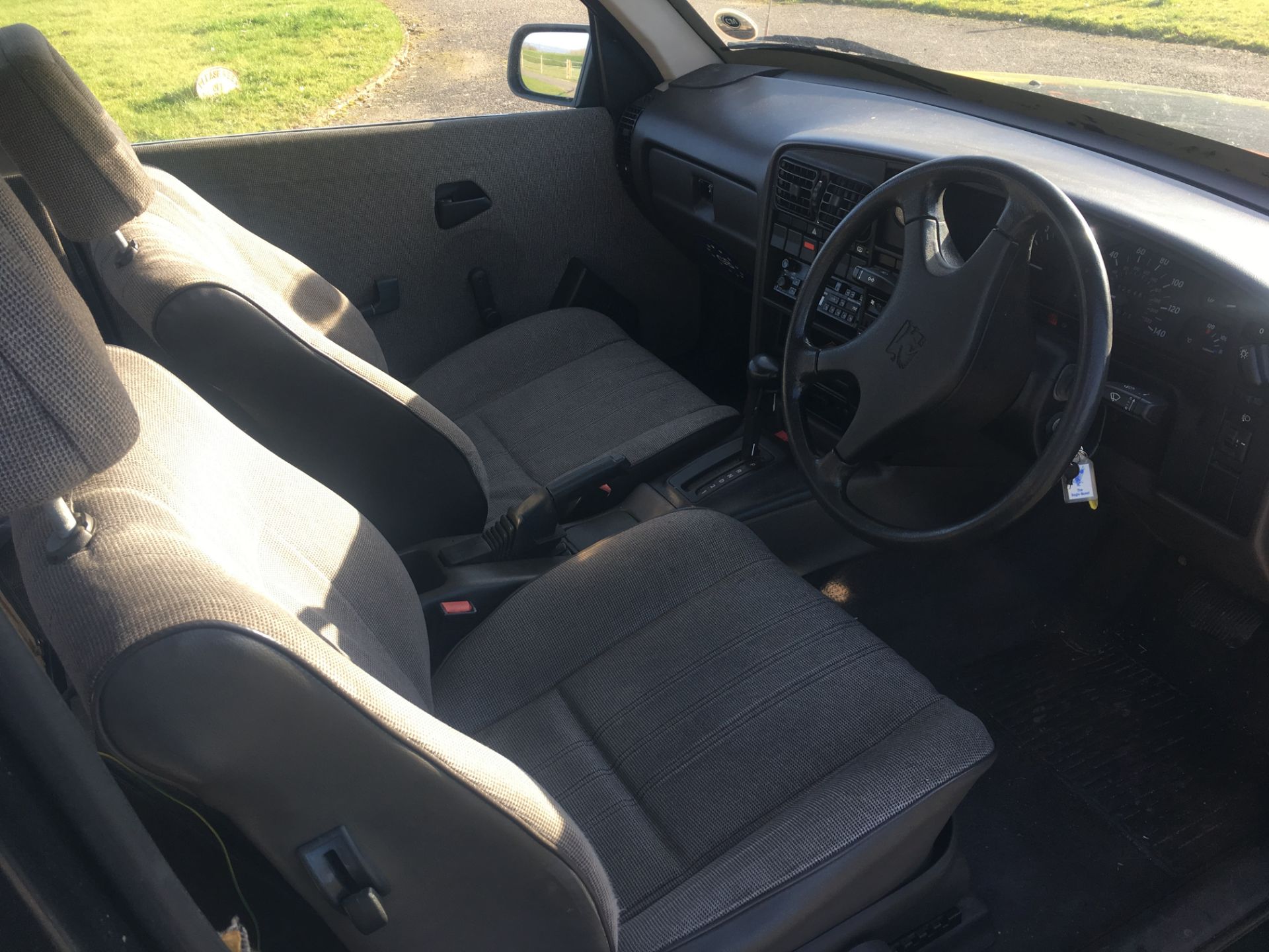 Vauxhall Eagle Quest Hearse 2.0L petrol: Date of Registration: 01.08.1988 Registration No: F758 - Image 10 of 11