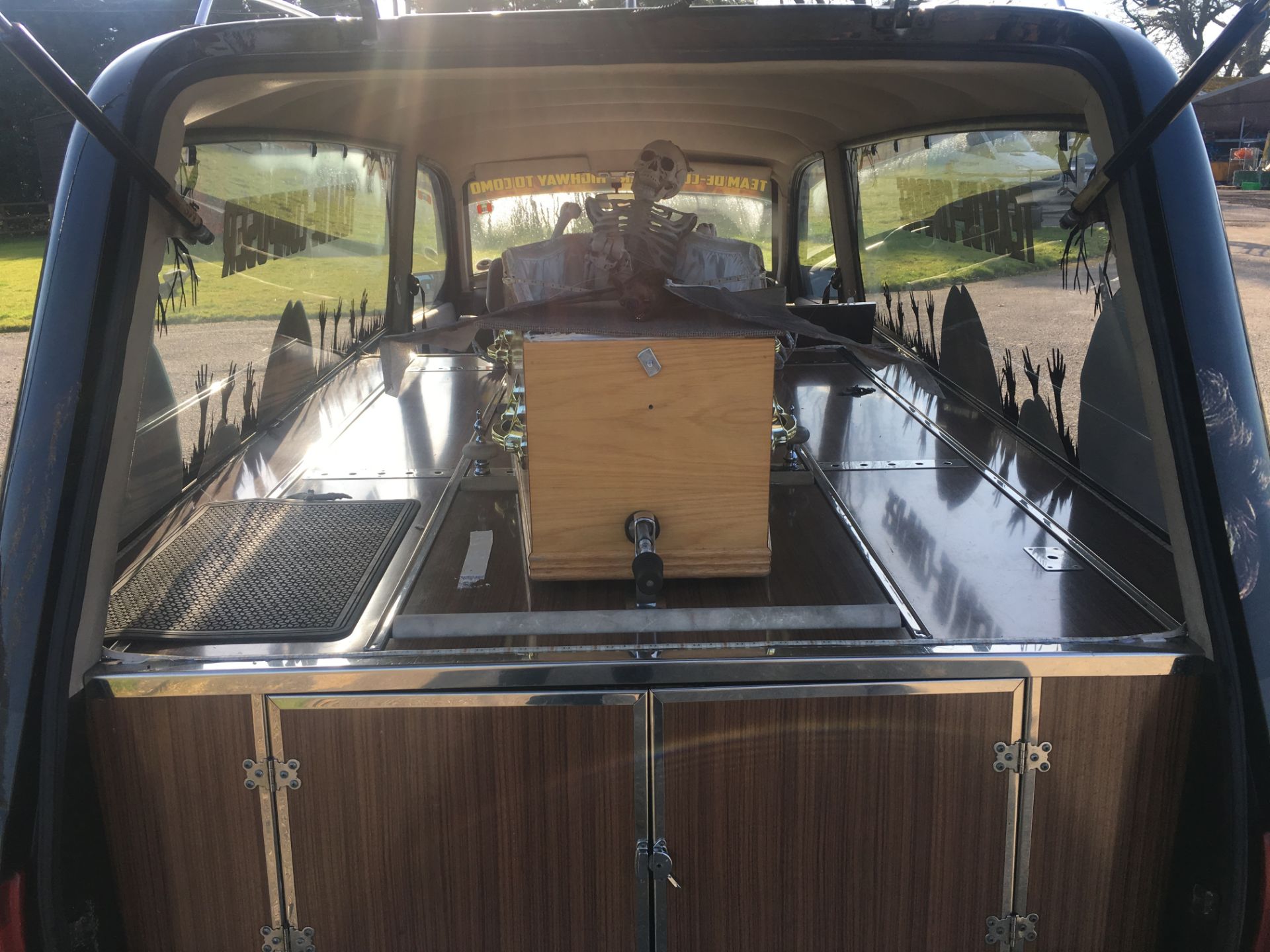 Vauxhall Eagle Quest Hearse 2.0L petrol: Date of Registration: 01.08.1988 Registration No: F758 - Image 6 of 11