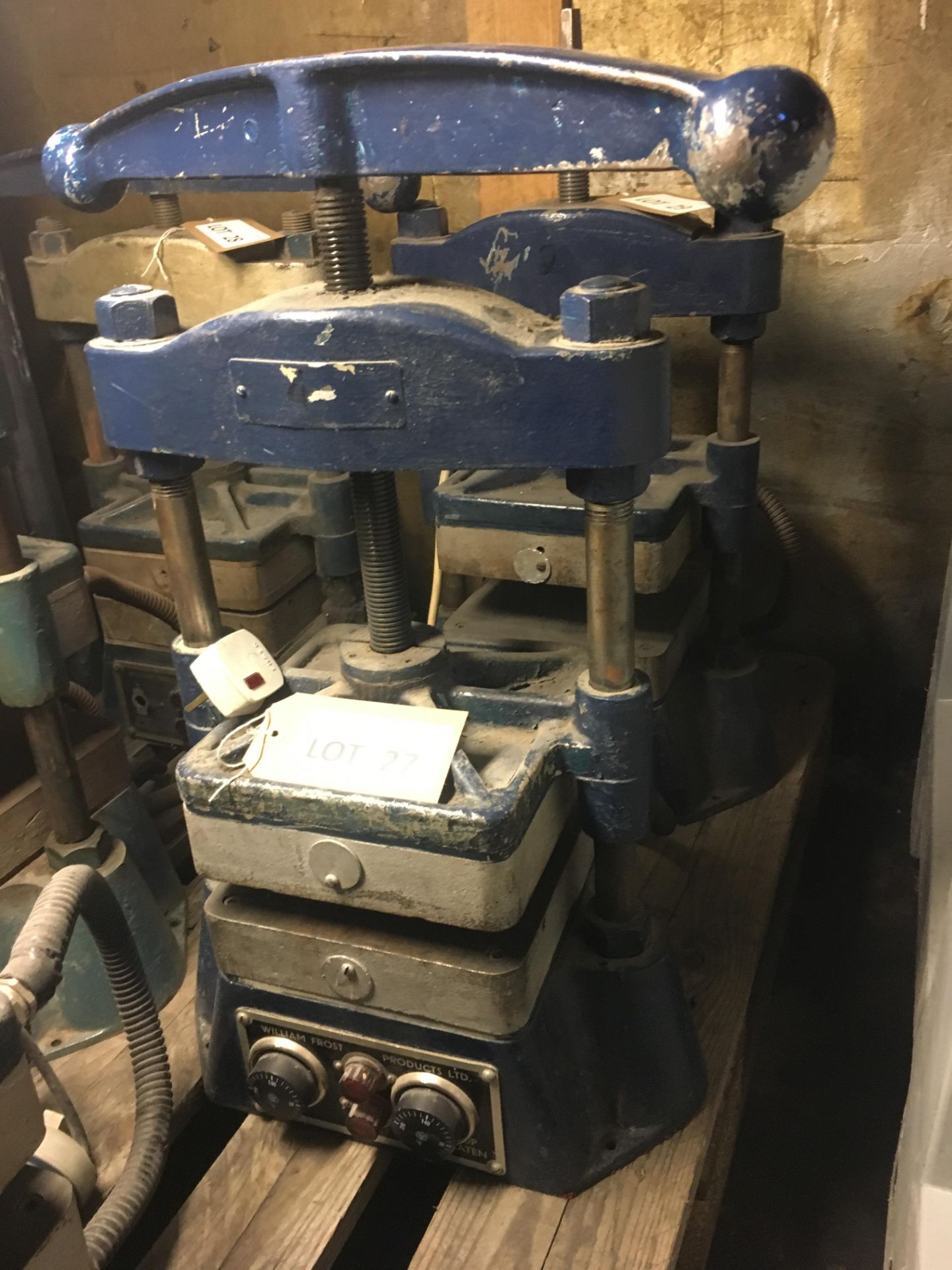 William Frost heated bench top platen press, 8" x 8"